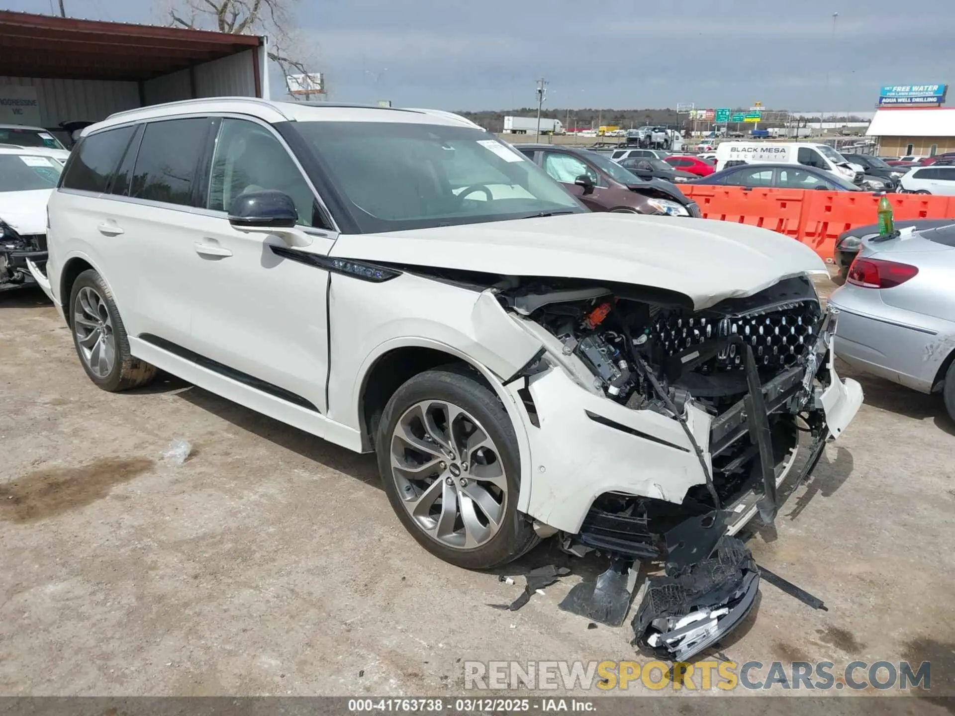 1 Photograph of a damaged car 5LMYJ8XY0PNL01898 LINCOLN AVIATOR 2023