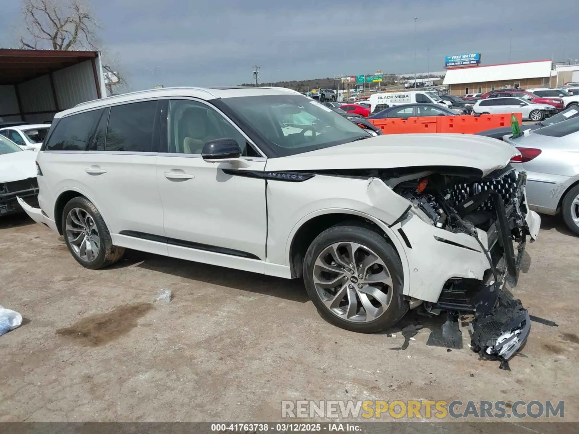 14 Photograph of a damaged car 5LMYJ8XY0PNL01898 LINCOLN AVIATOR 2023
