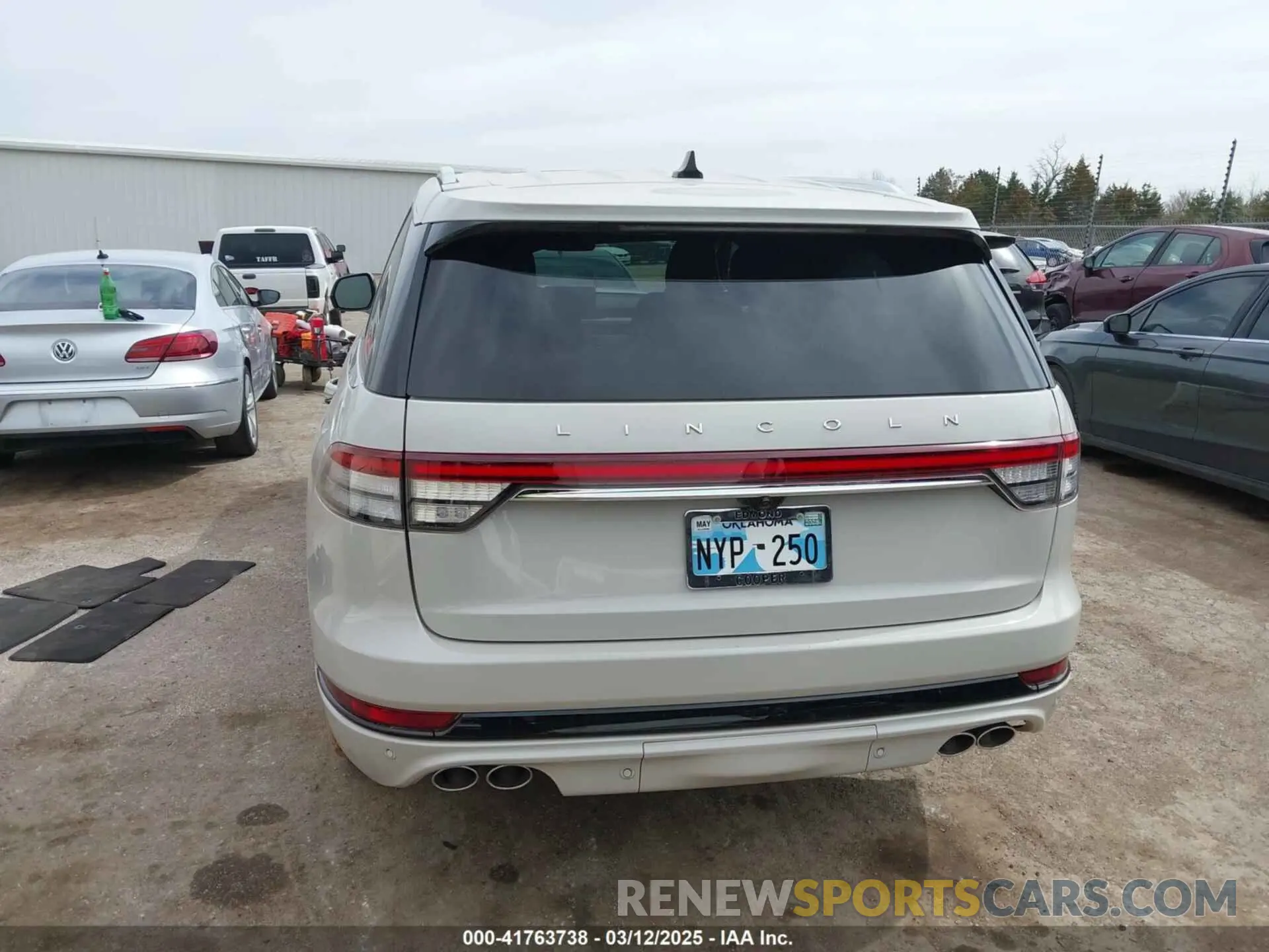 17 Photograph of a damaged car 5LMYJ8XY0PNL01898 LINCOLN AVIATOR 2023