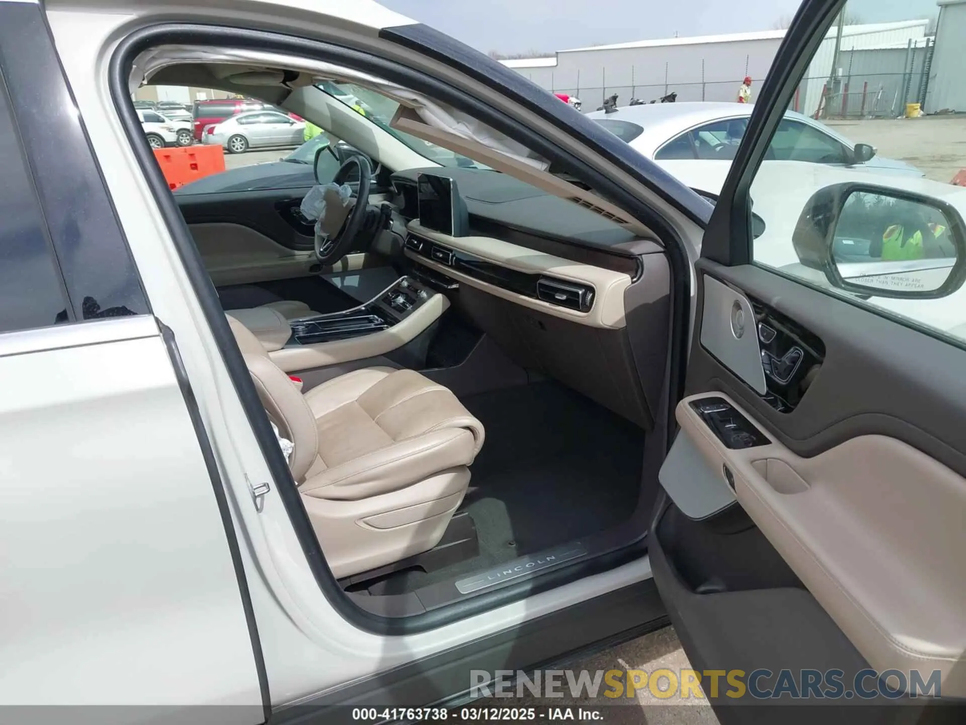 5 Photograph of a damaged car 5LMYJ8XY0PNL01898 LINCOLN AVIATOR 2023