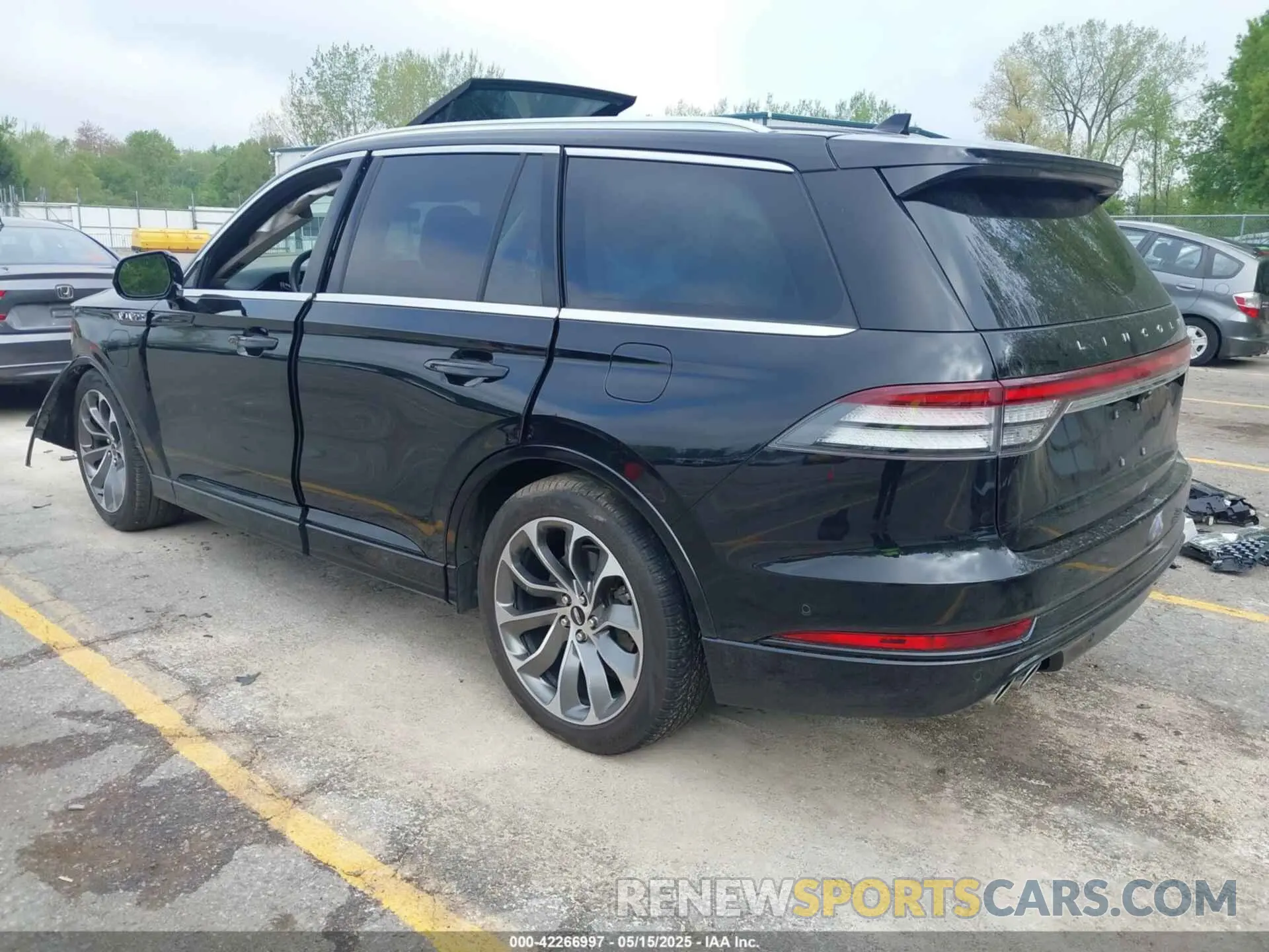 3 Photograph of a damaged car 5LMYJ8XY7PNL00330 LINCOLN AVIATOR 2023