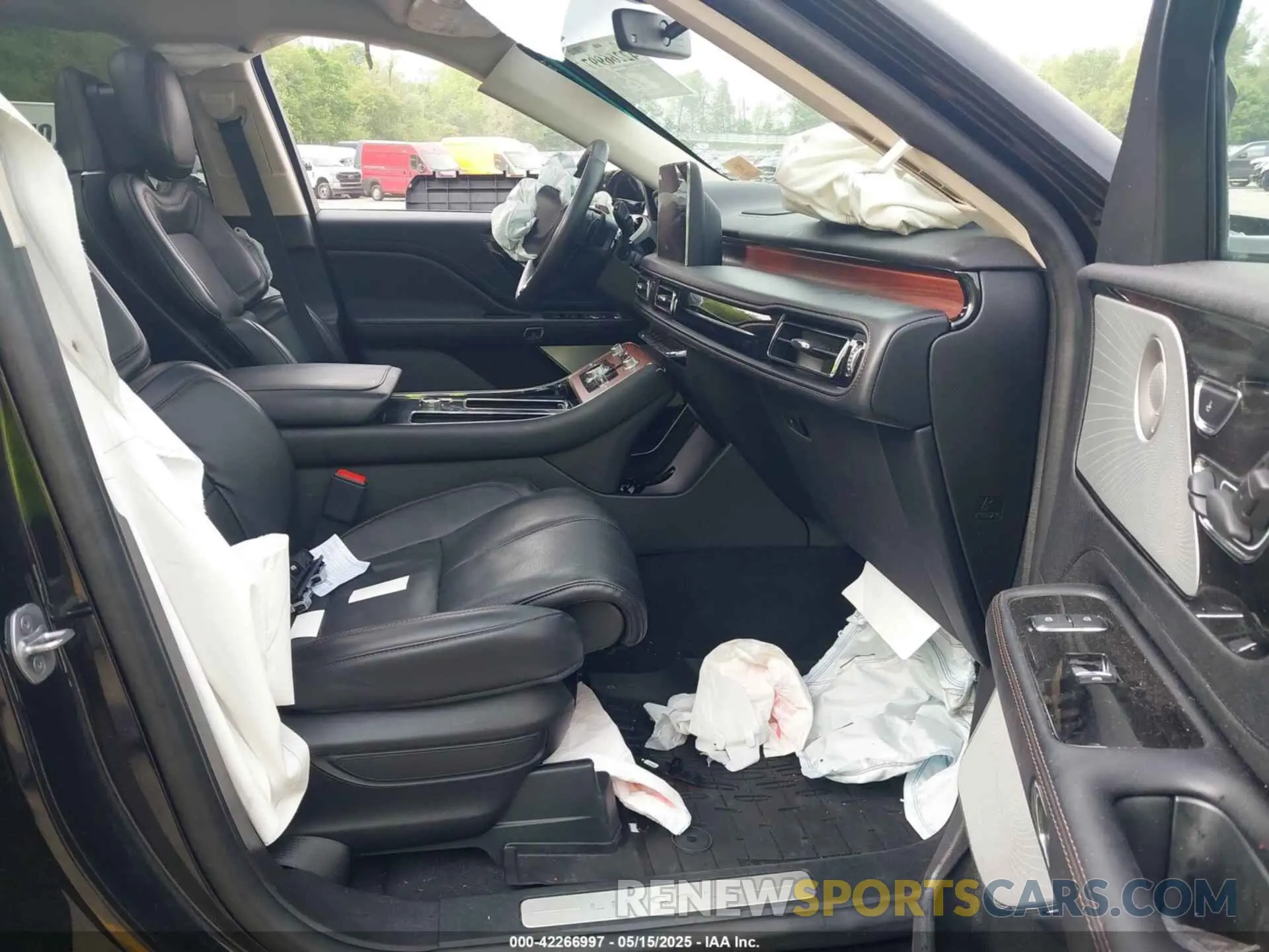 5 Photograph of a damaged car 5LMYJ8XY7PNL00330 LINCOLN AVIATOR 2023