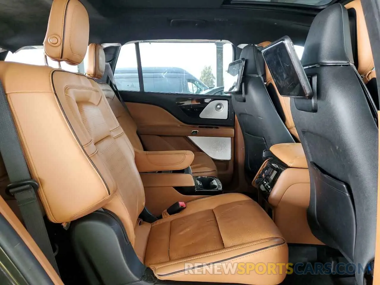 11 Photograph of a damaged car 5LMYJ9YY3PNL03049 LINCOLN AVIATOR 2023