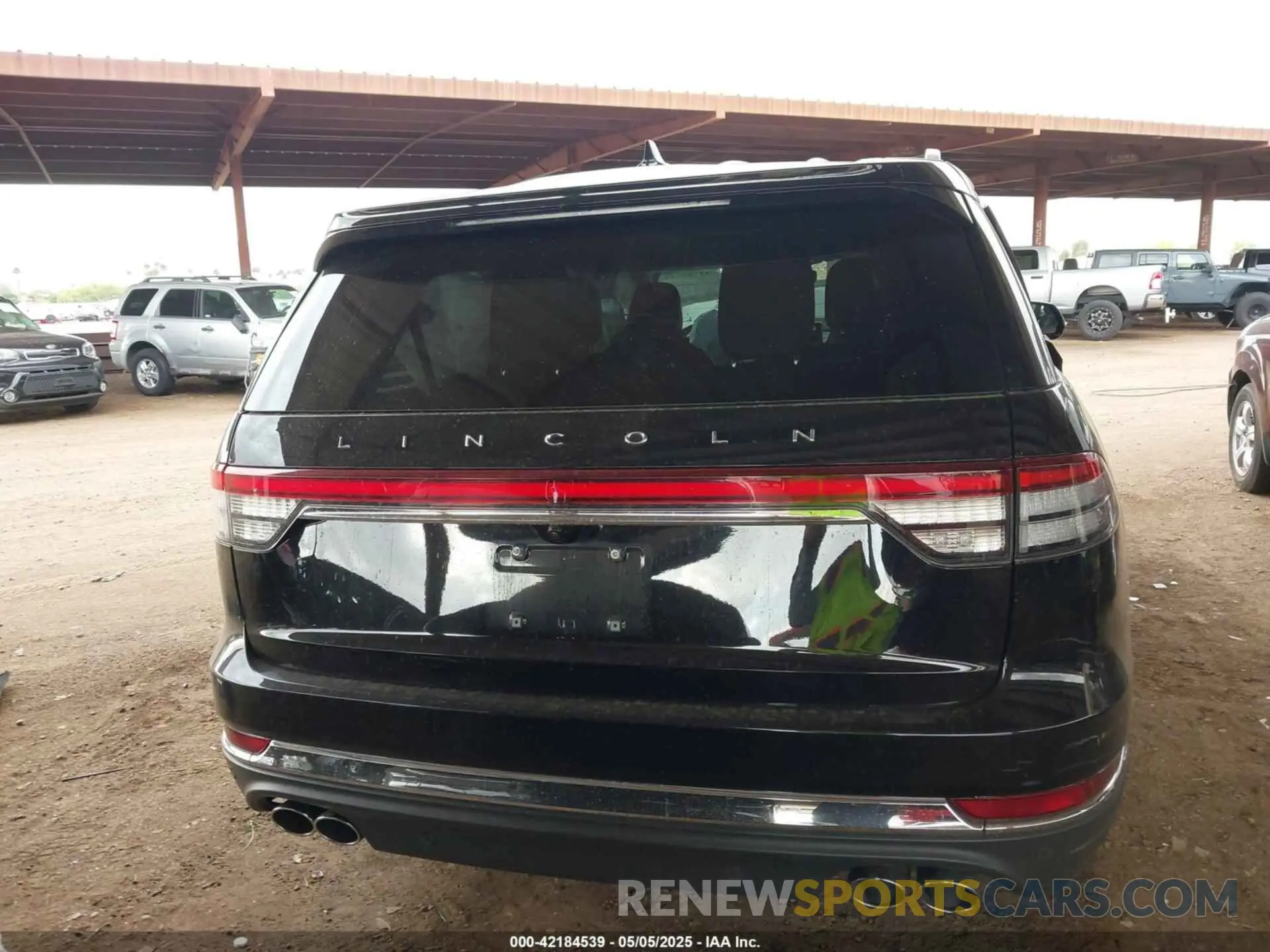 16 Photograph of a damaged car 5LM5J7WC2RGL05445 LINCOLN AVIATOR 2024