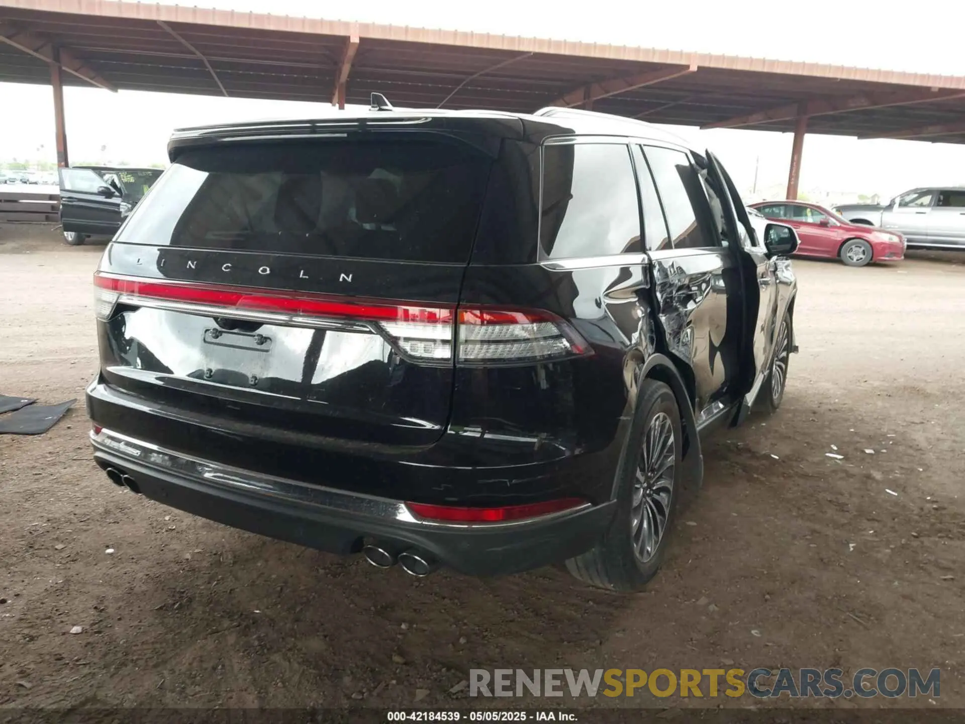 4 Photograph of a damaged car 5LM5J7WC2RGL05445 LINCOLN AVIATOR 2024