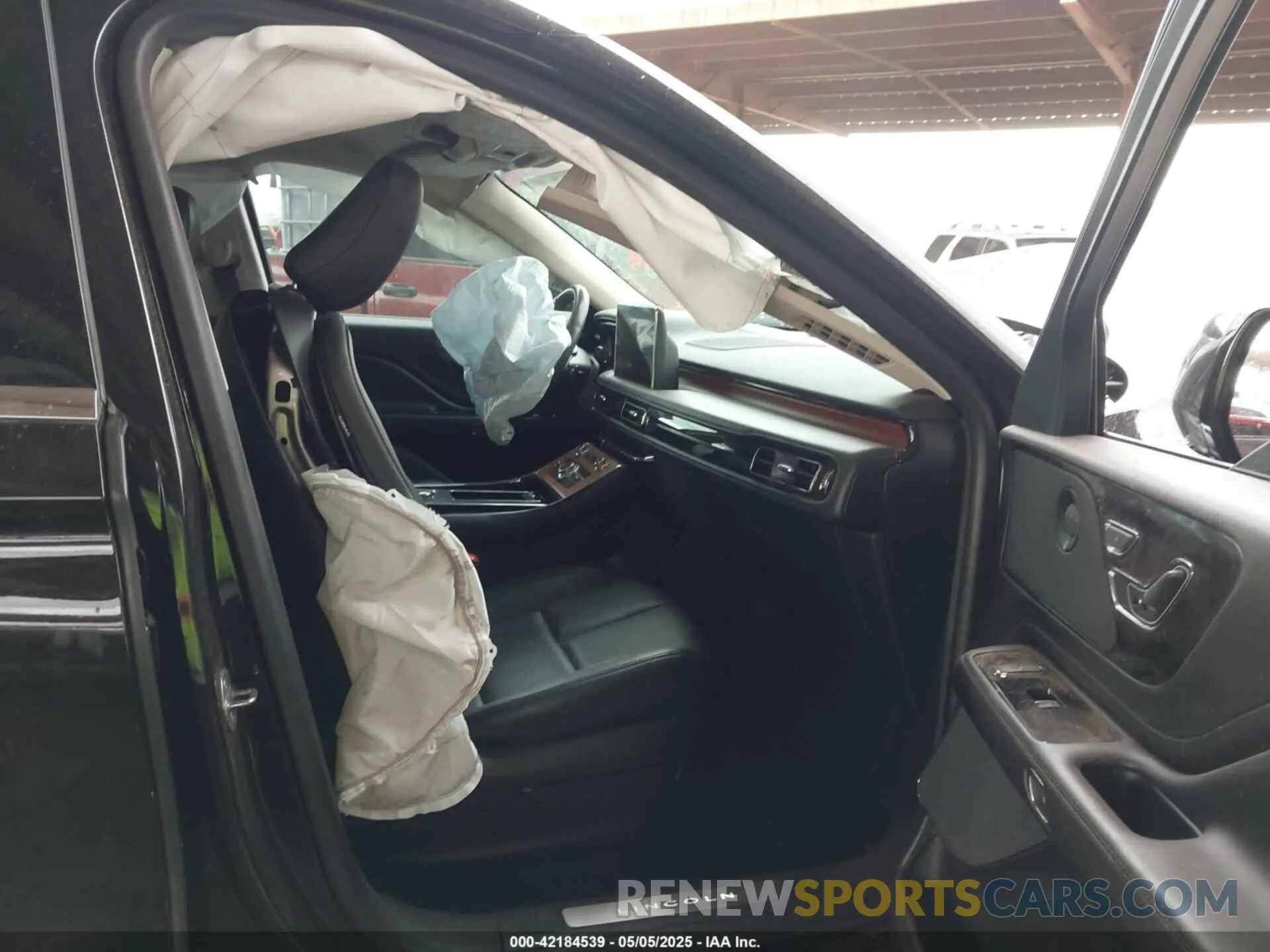 5 Photograph of a damaged car 5LM5J7WC2RGL05445 LINCOLN AVIATOR 2024