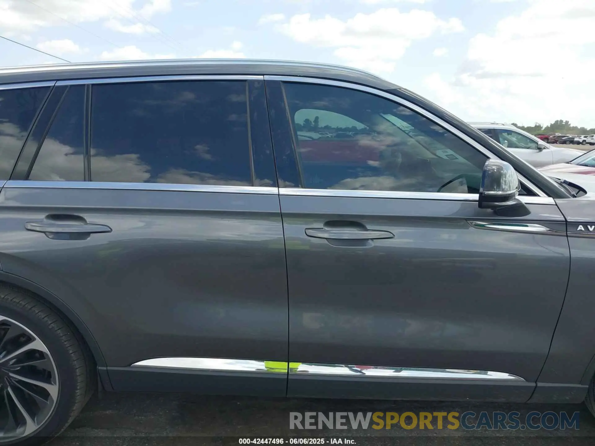 13 Photograph of a damaged car 5LM5J7WC2RGL08720 LINCOLN AVIATOR 2024