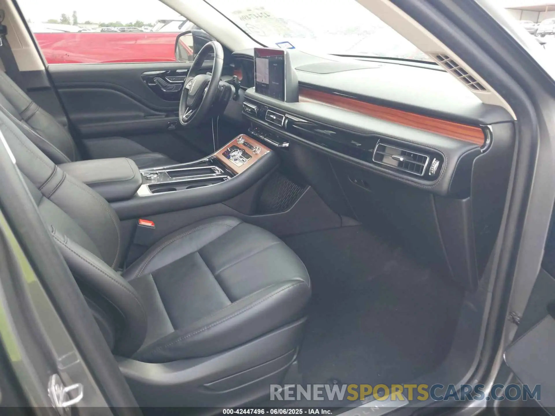 5 Photograph of a damaged car 5LM5J7WC2RGL08720 LINCOLN AVIATOR 2024