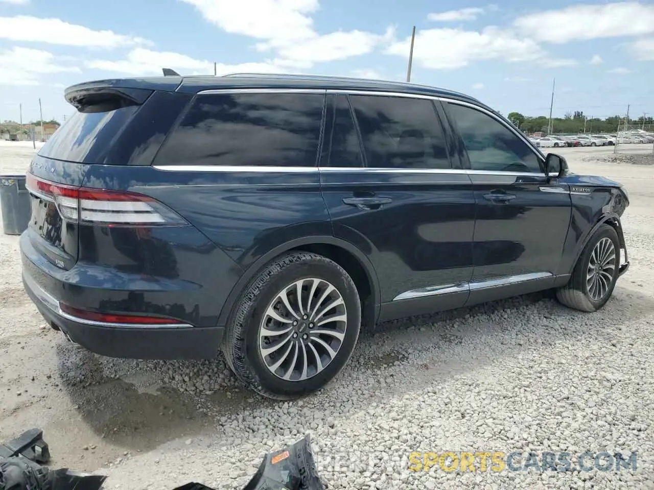 3 Photograph of a damaged car 5LM5J7WC7RGL01388 LINCOLN AVIATOR 2024
