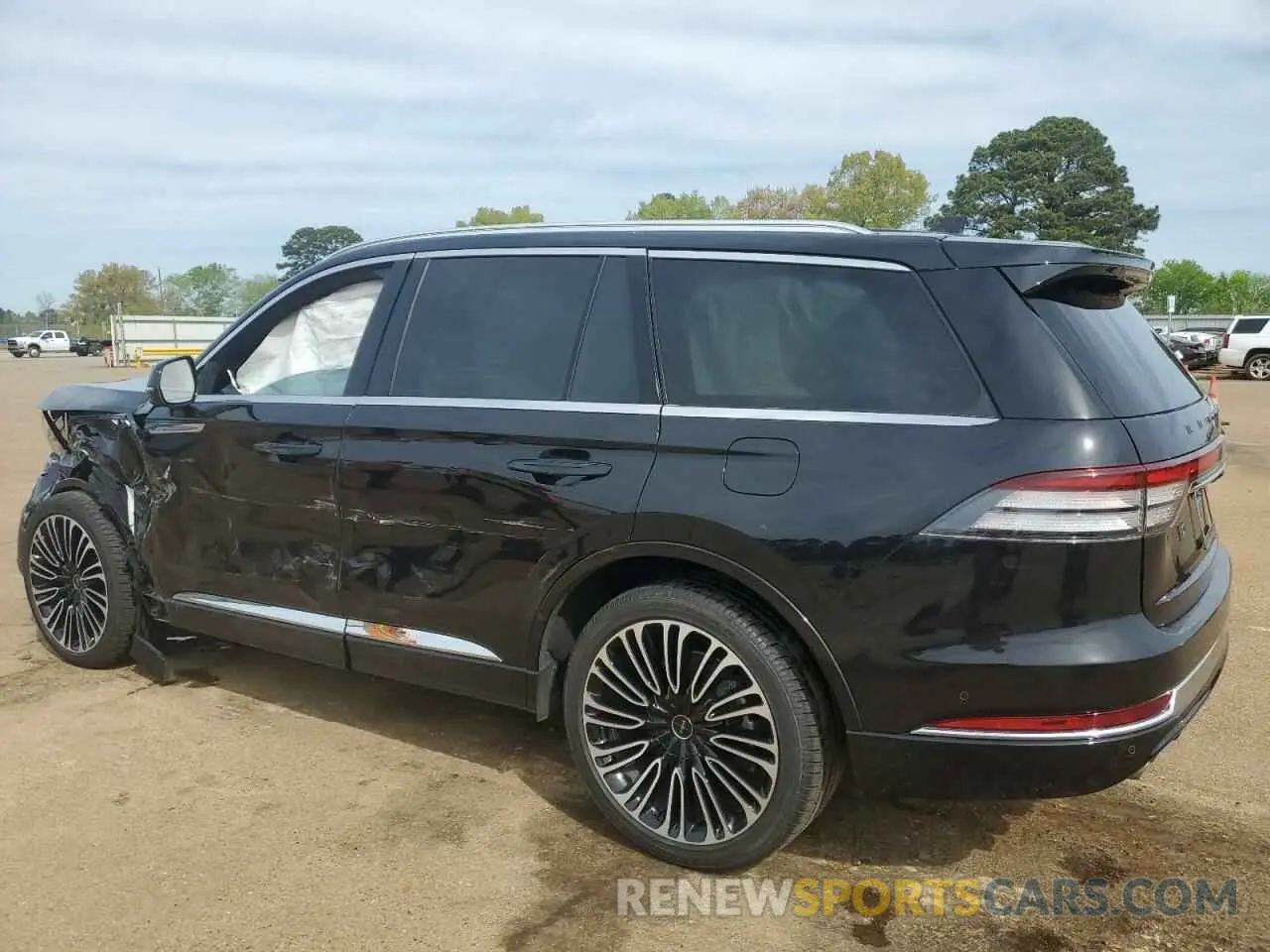 2 Photograph of a damaged car 5LM5J9XC3RGL02838 LINCOLN AVIATOR 2024