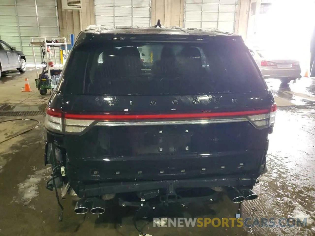 6 Photograph of a damaged car 5LM5J9XC4RGL04095 LINCOLN AVIATOR 2024