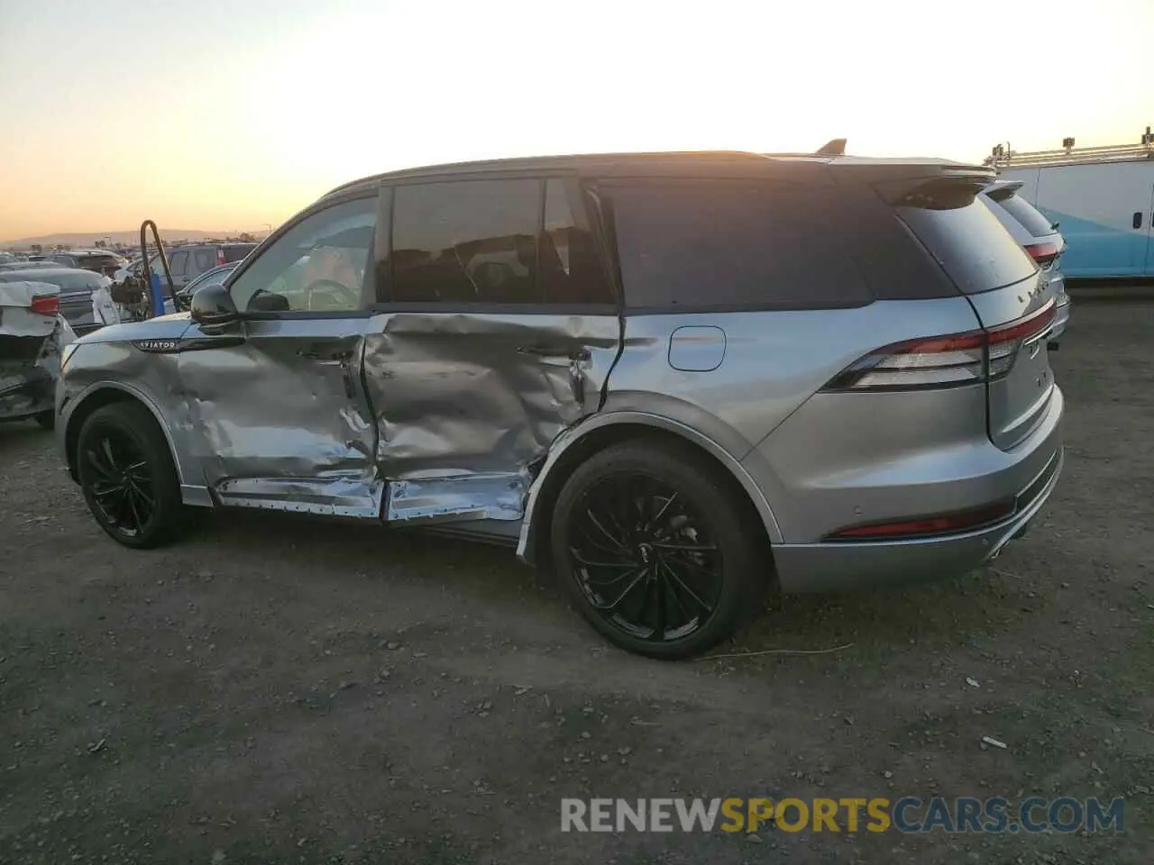 2 Photograph of a damaged car 5LM5J9XC7RGL02440 LINCOLN AVIATOR 2024