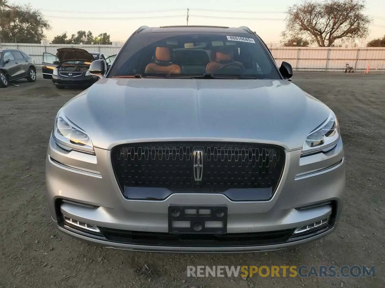 5 Photograph of a damaged car 5LM5J9XC7RGL02440 LINCOLN AVIATOR 2024
