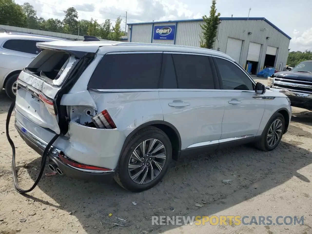 3 Photograph of a damaged car 5LM5J6WC0SGL17576 LINCOLN AVIATOR 2025