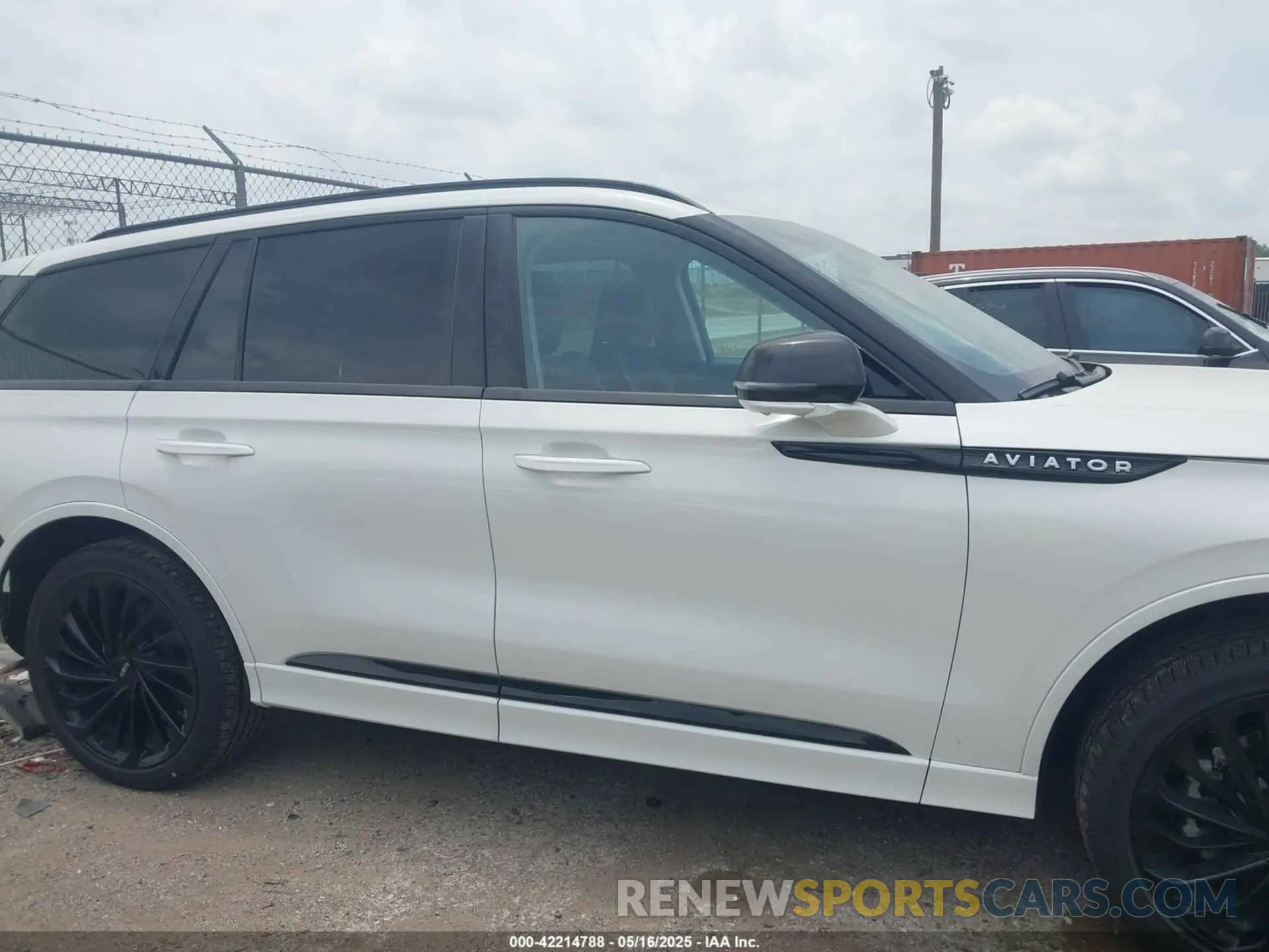 14 Photograph of a damaged car 5LM5J7XC2SGL13422 LINCOLN AVIATOR 2025