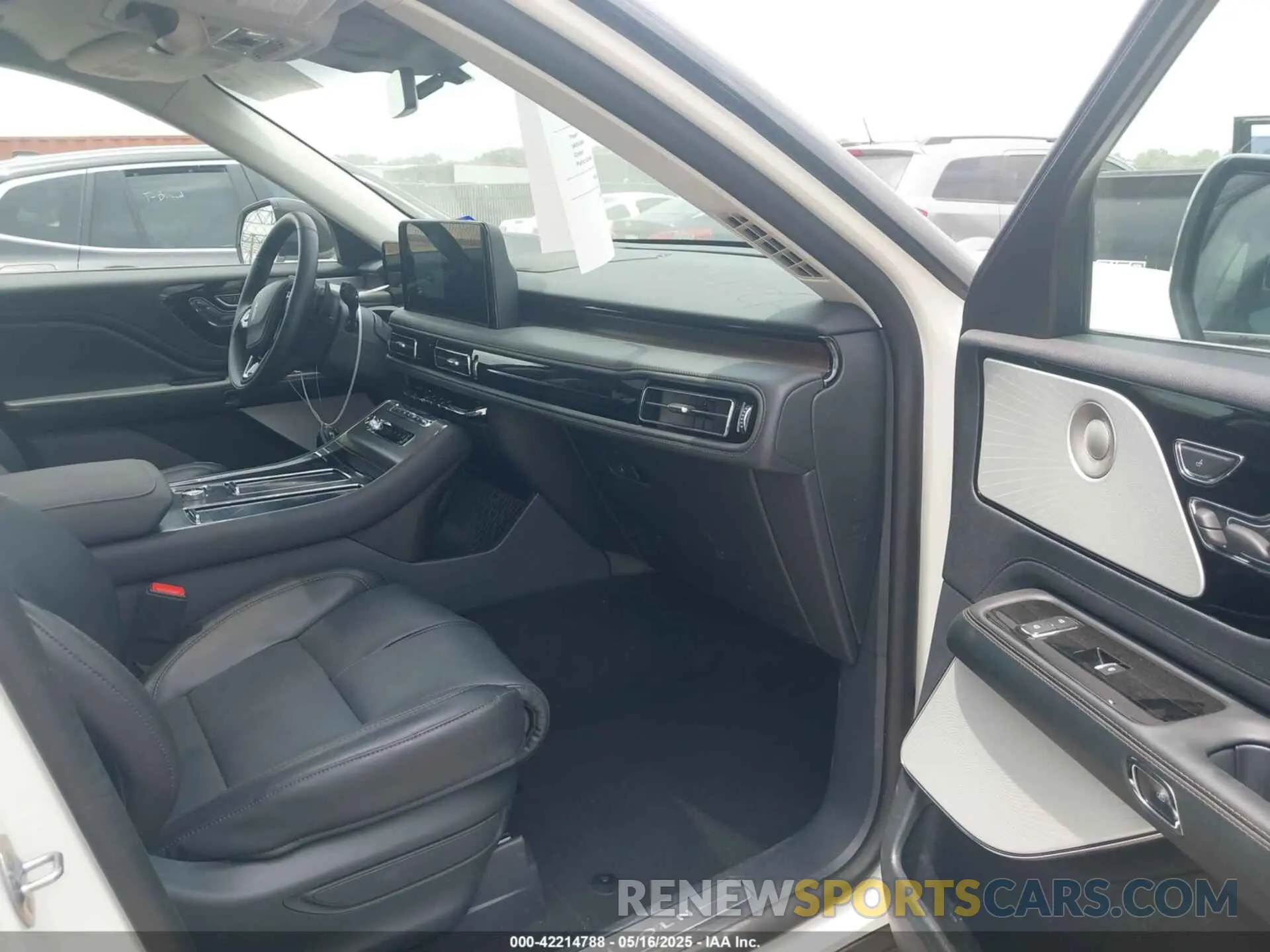 5 Photograph of a damaged car 5LM5J7XC2SGL13422 LINCOLN AVIATOR 2025