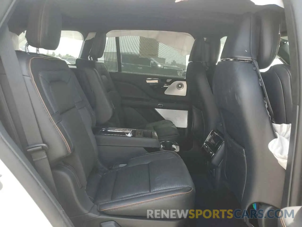 11 Photograph of a damaged car 5LM5J9XC6SGL12687 LINCOLN AVIATOR 2025