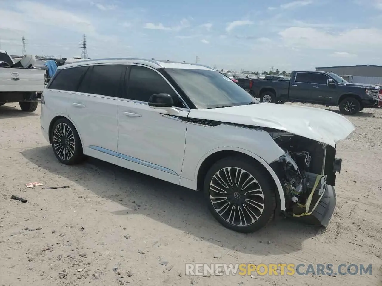 4 Photograph of a damaged car 5LM5J9XC6SGL12687 LINCOLN AVIATOR 2025