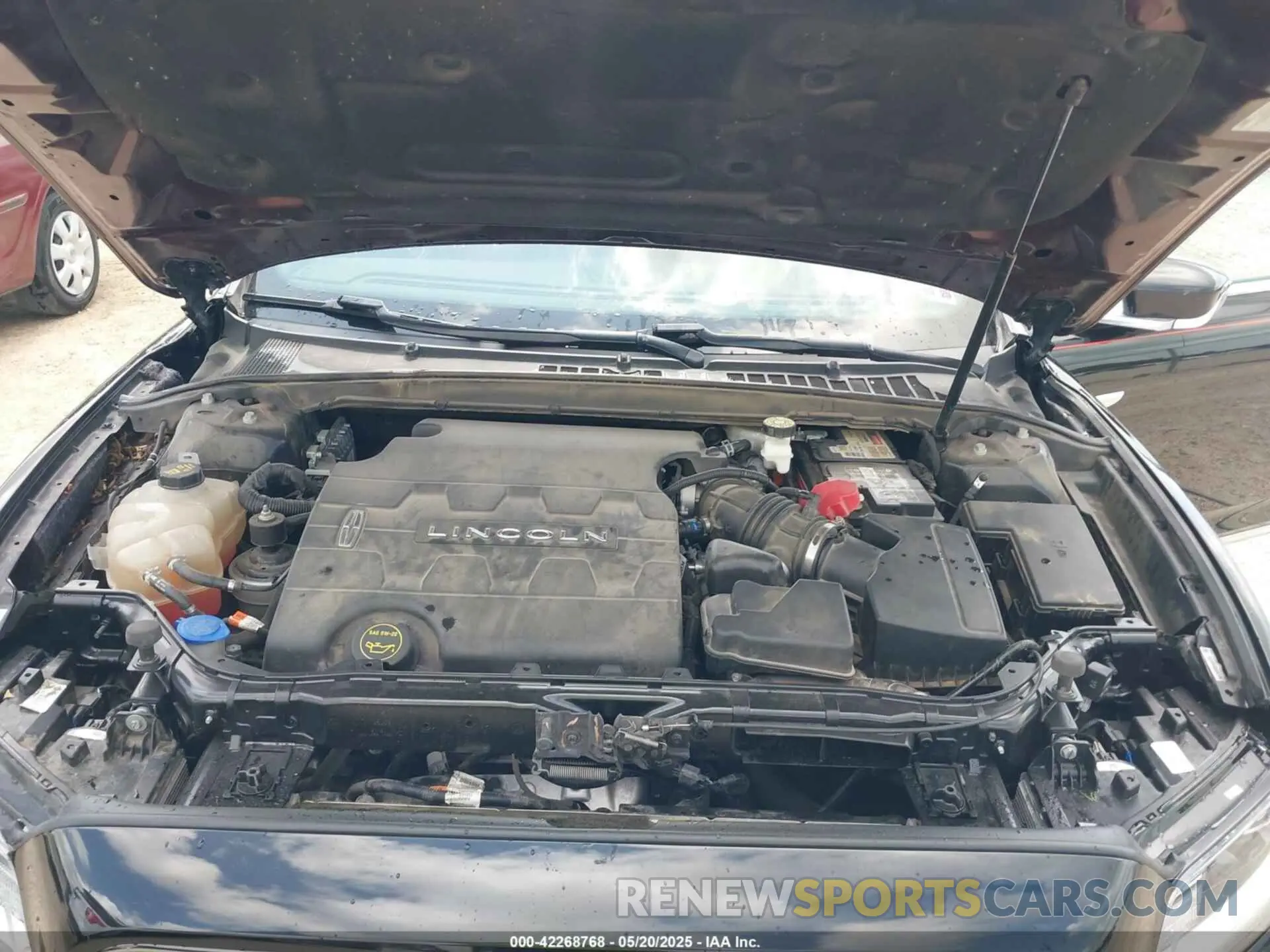 10 Photograph of a damaged car 1LN6L9SK0K5609739 LINCOLN CONTINENTAL 2019