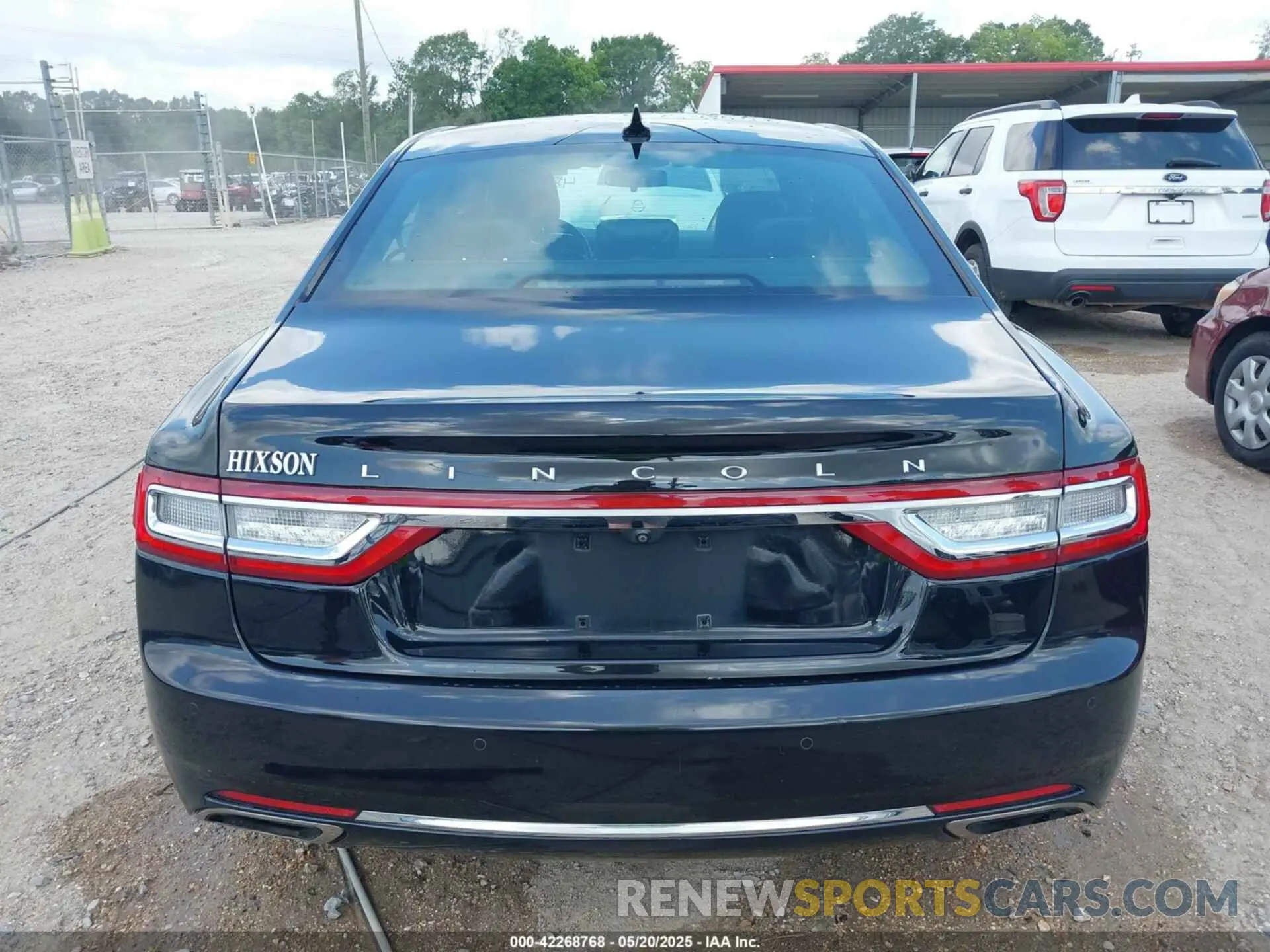 17 Photograph of a damaged car 1LN6L9SK0K5609739 LINCOLN CONTINENTAL 2019