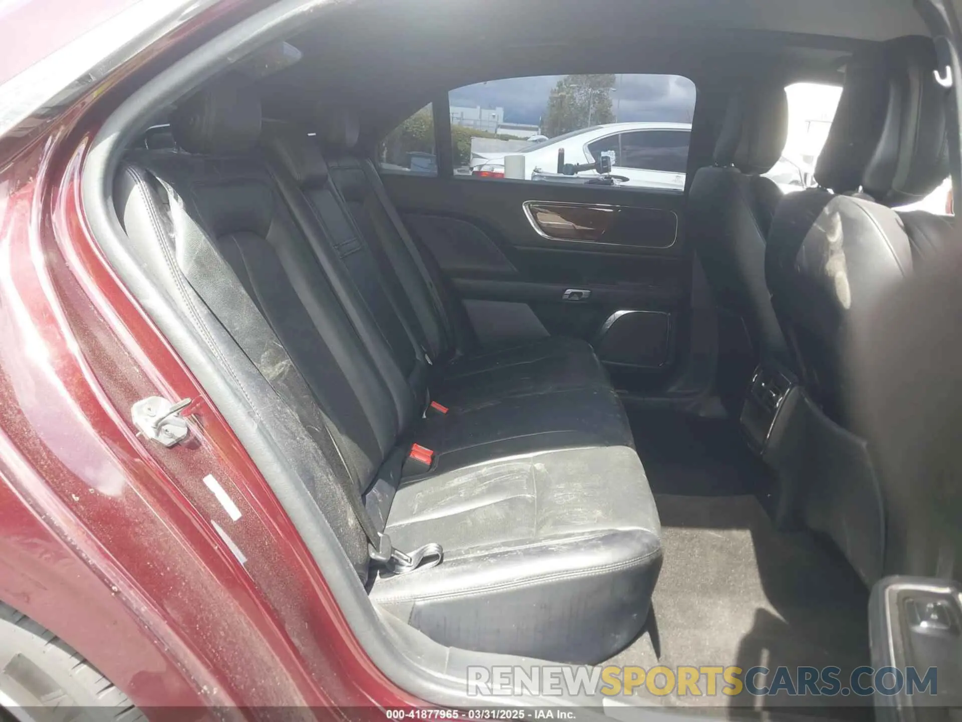 8 Photograph of a damaged car 1LN6L9SK5K5600535 LINCOLN CONTINENTAL 2019