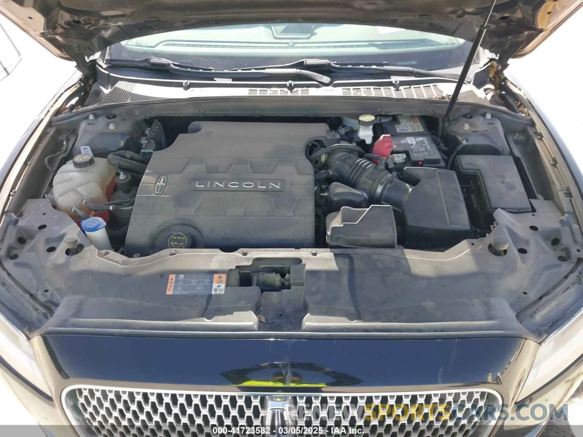 10 Photograph of a damaged car 1LN6L9SKXK5614365 LINCOLN CONTINENTAL 2019