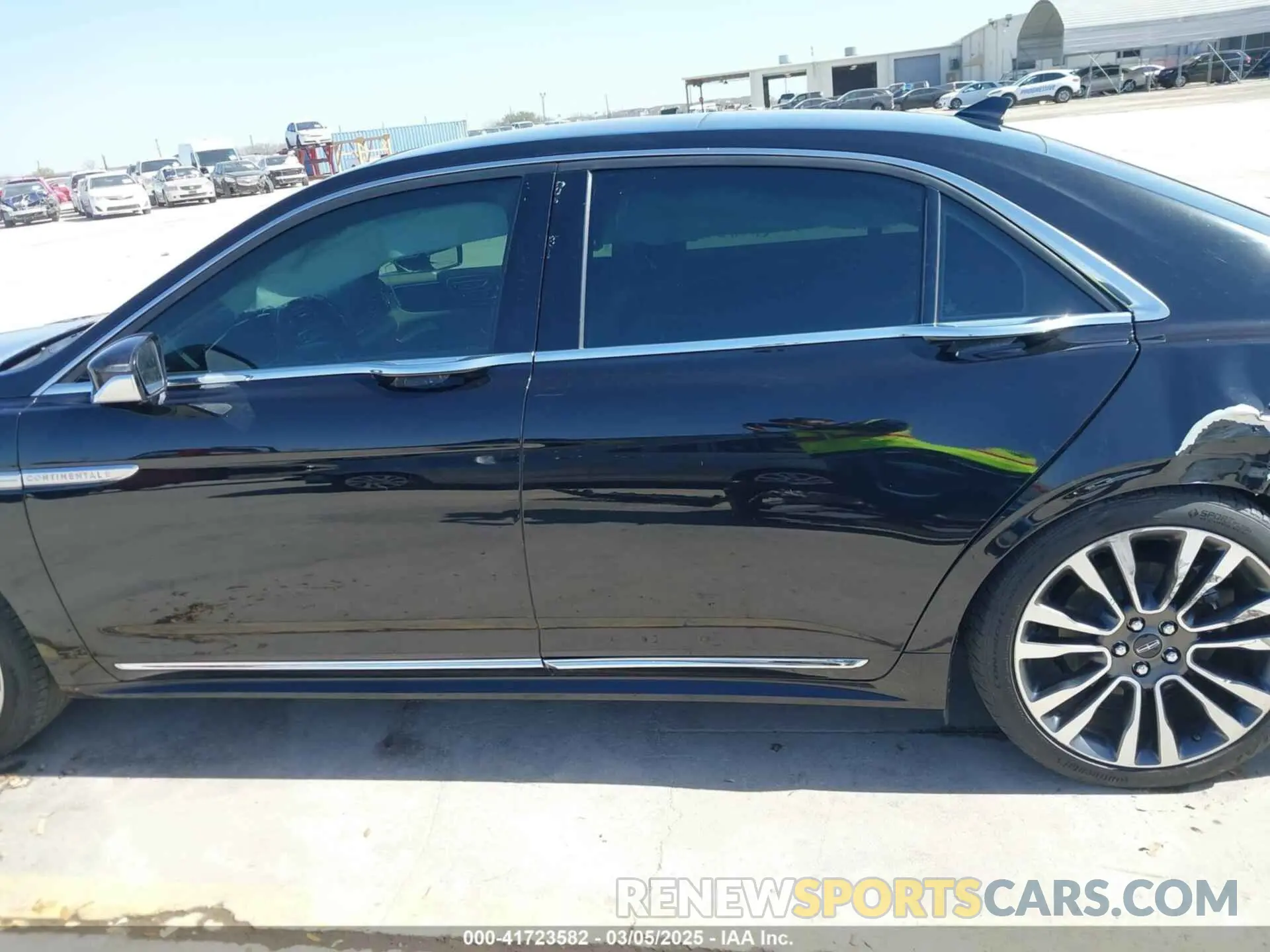 15 Photograph of a damaged car 1LN6L9SKXK5614365 LINCOLN CONTINENTAL 2019