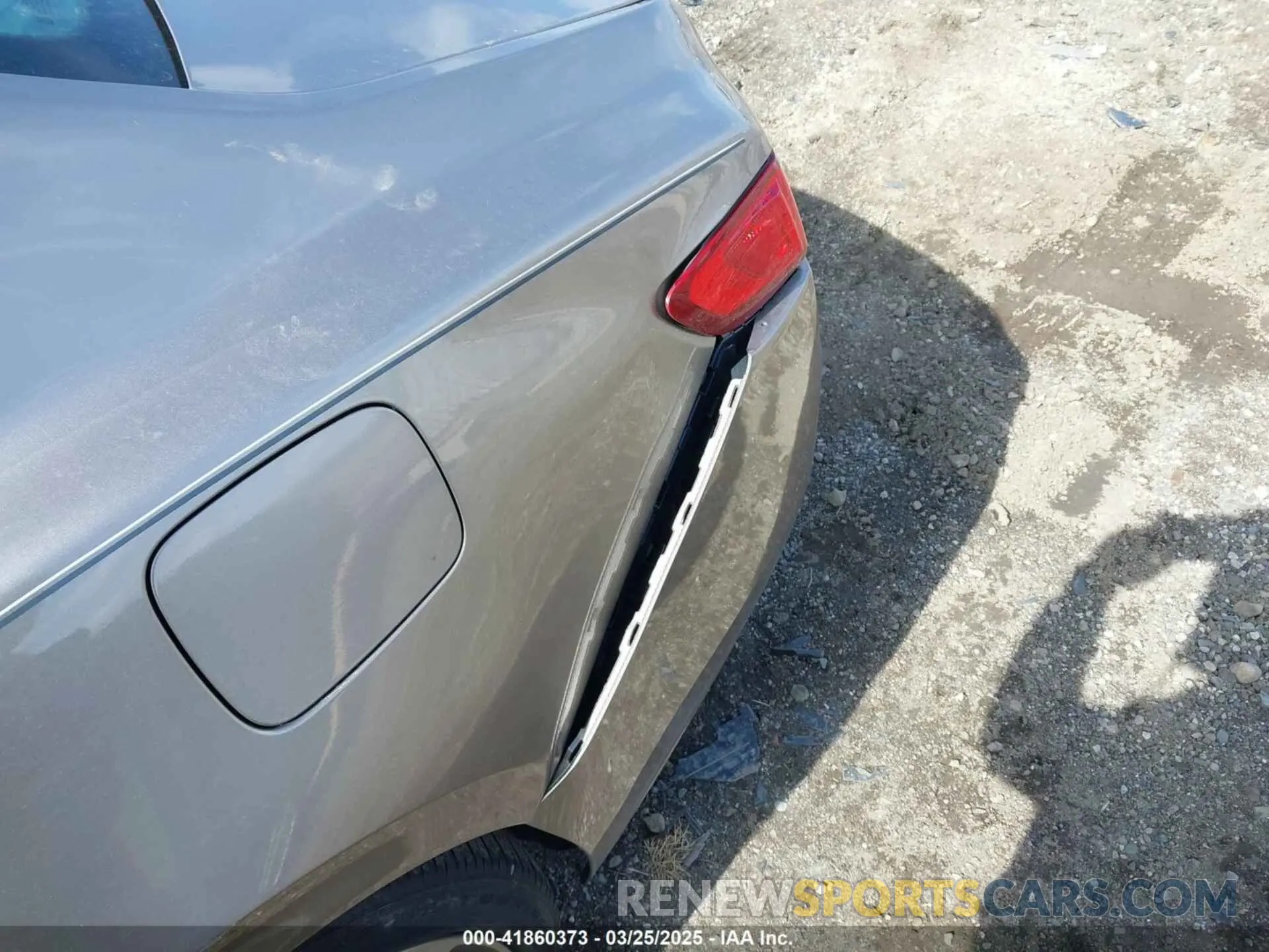 17 Photograph of a damaged car 1LN6L9VK2L5603518 LINCOLN CONTINENTAL 2020