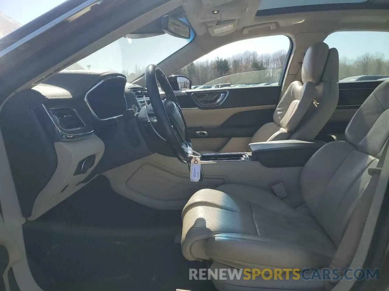 7 Photograph of a damaged car 1LN6L9NP1K5613158 LINCOLN CONTINENTL 2019