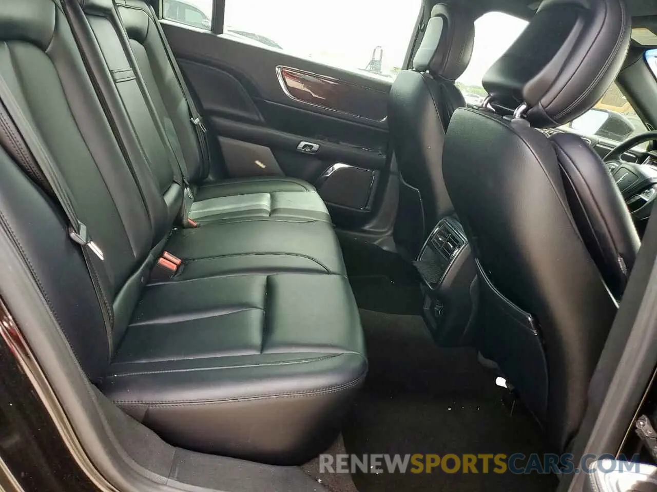 10 Photograph of a damaged car 1LN6L9PK1K5602629 LINCOLN CONTINENTL 2019
