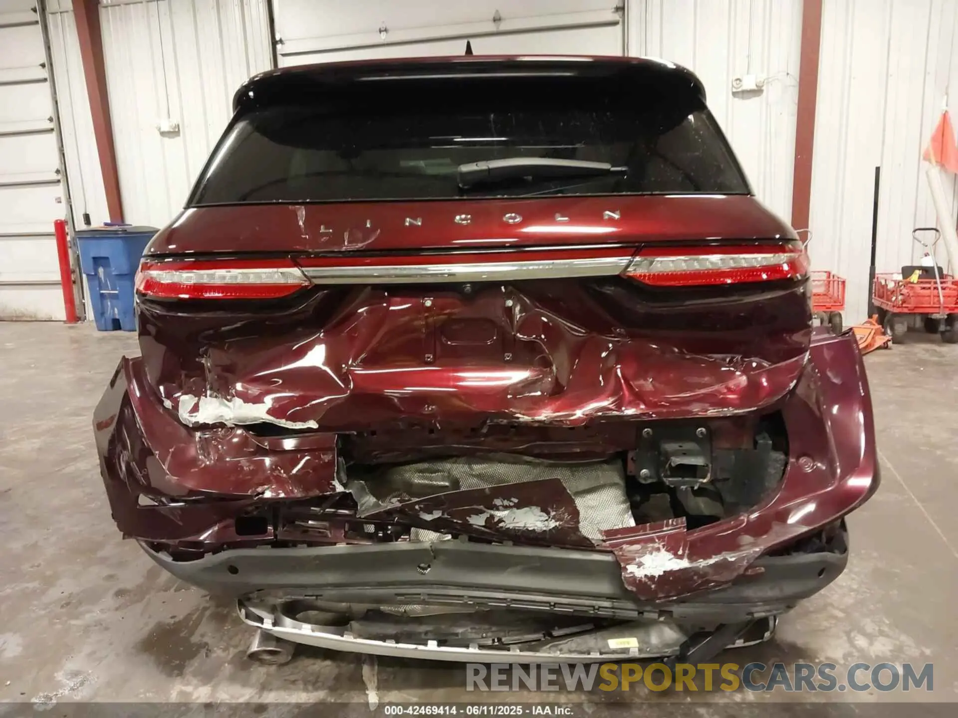 17 Photograph of a damaged car 5LMCJ1C92LUL24650 LINCOLN CORSAIR 2020