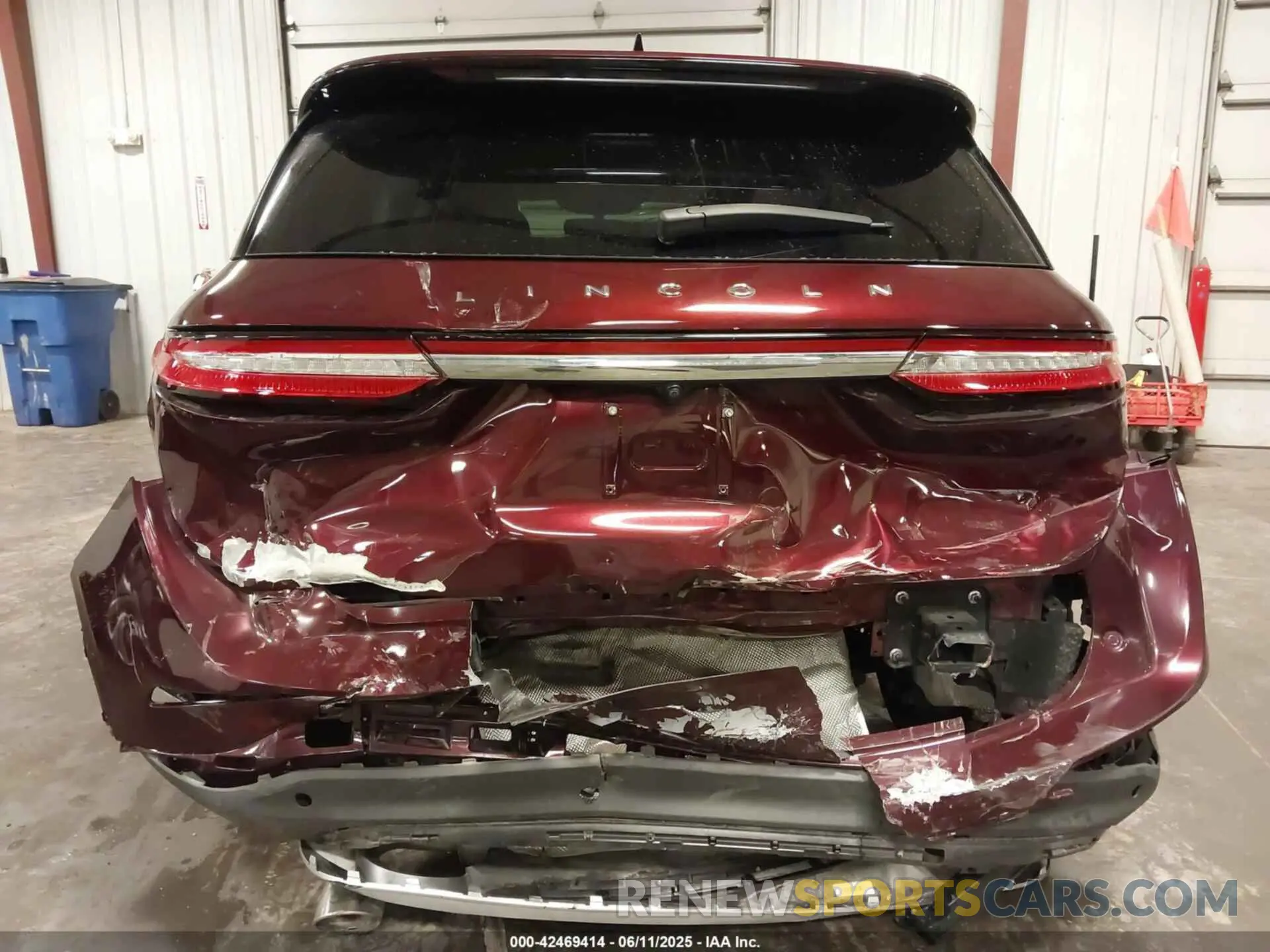 6 Photograph of a damaged car 5LMCJ1C92LUL24650 LINCOLN CORSAIR 2020
