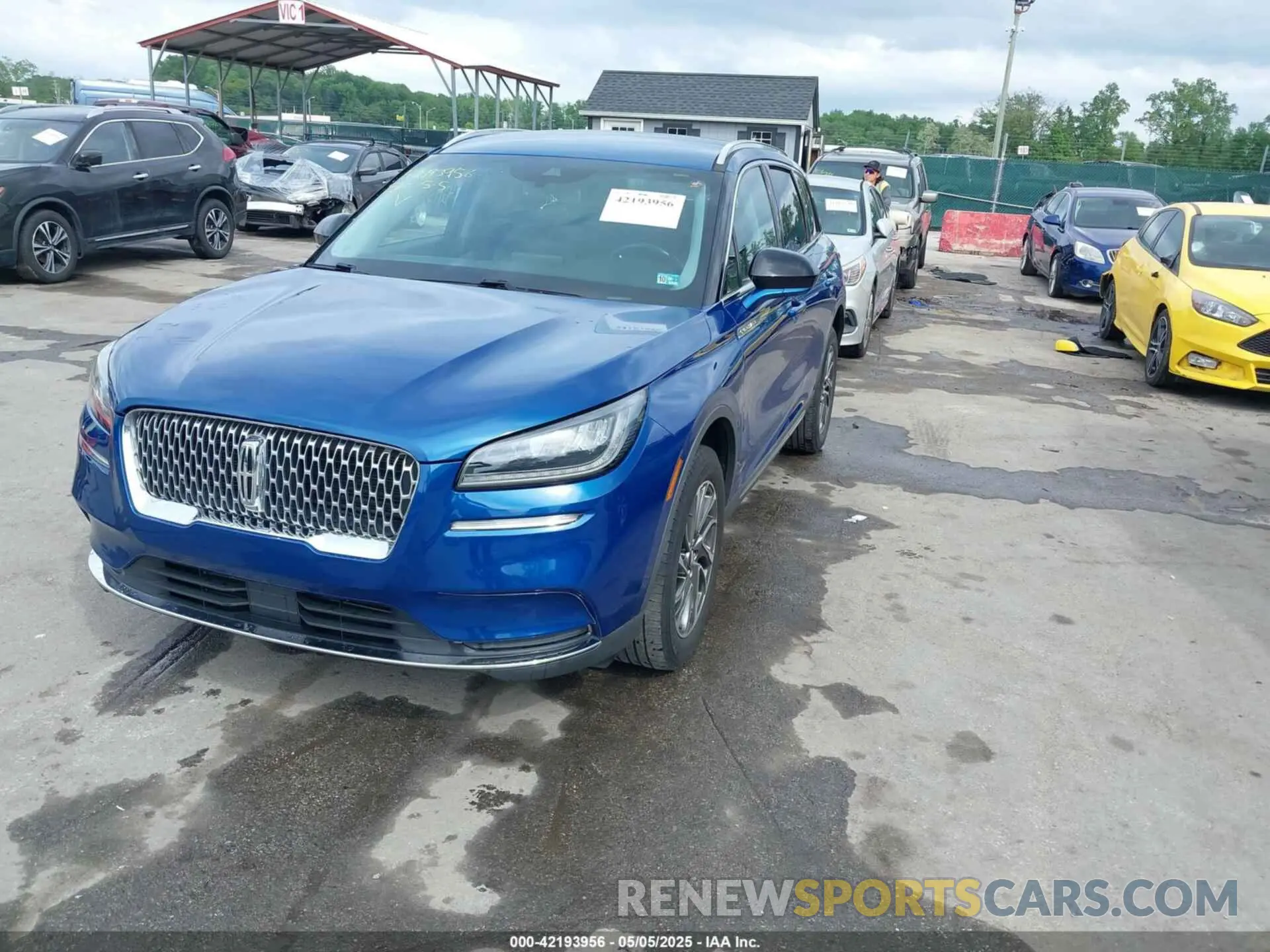 2 Photograph of a damaged car 5LMCJ1C95LUL25016 LINCOLN CORSAIR 2020