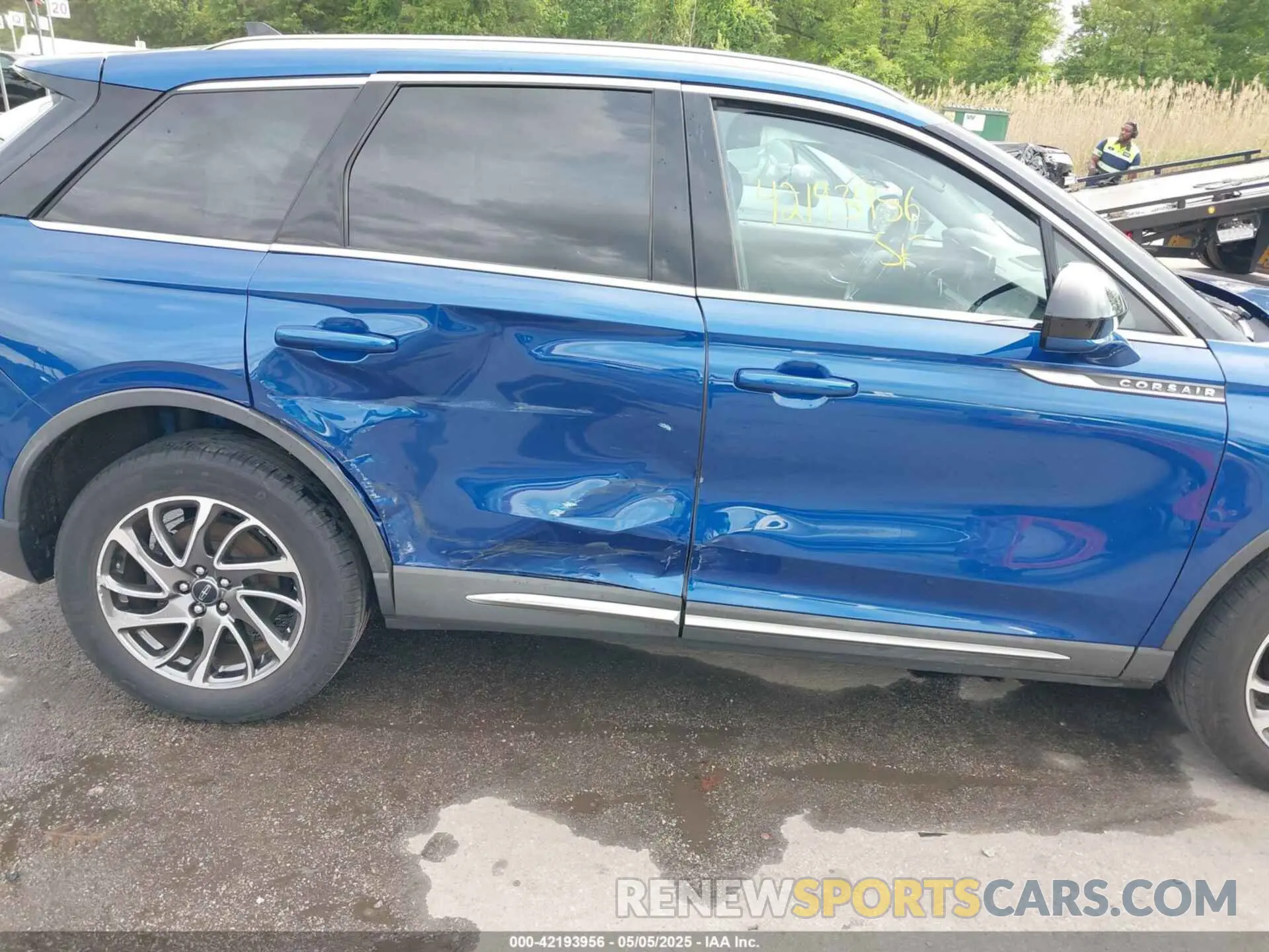 6 Photograph of a damaged car 5LMCJ1C95LUL25016 LINCOLN CORSAIR 2020