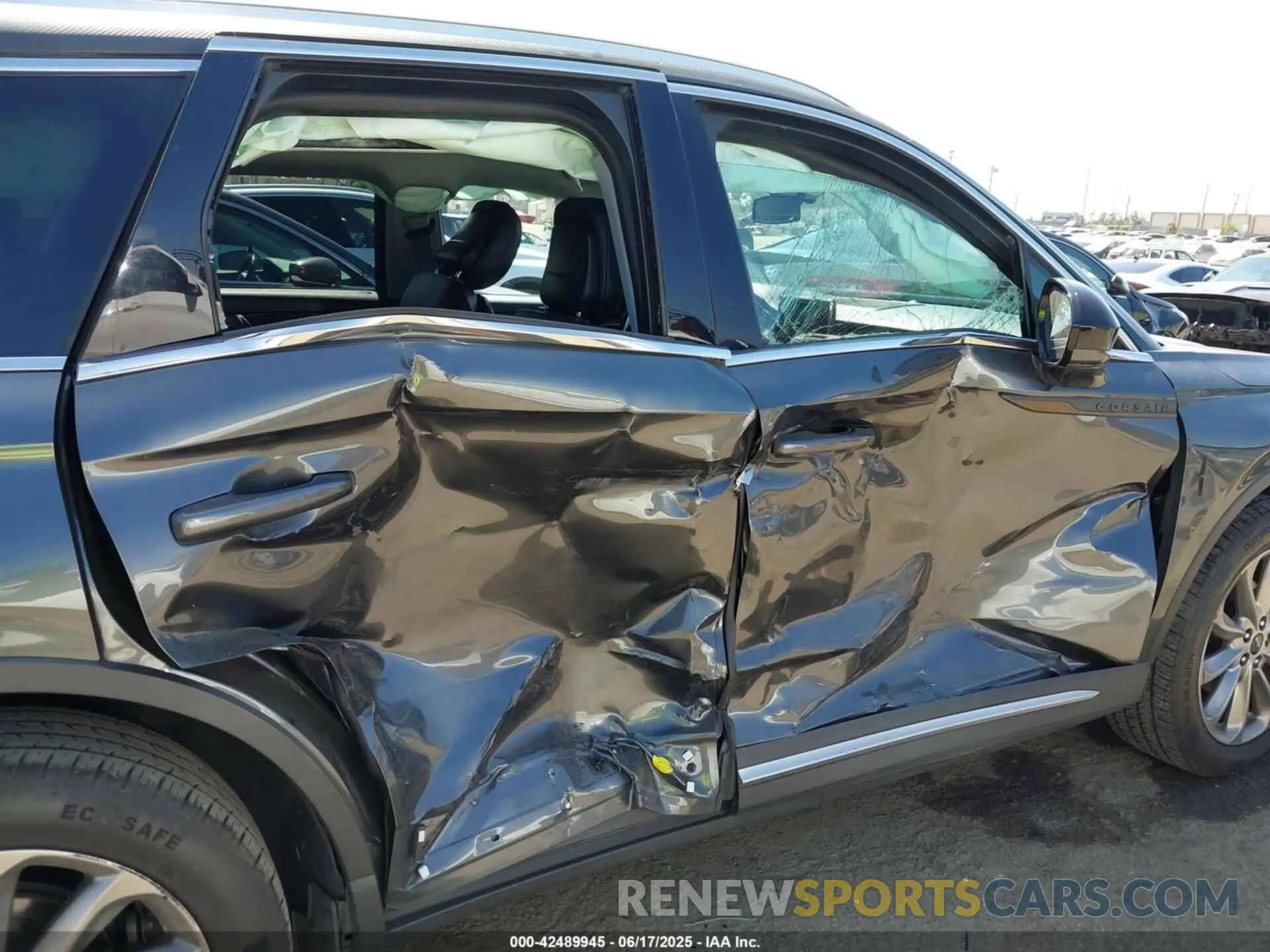 6 Photograph of a damaged car 5LMCJ1C99LUL11801 LINCOLN CORSAIR 2020