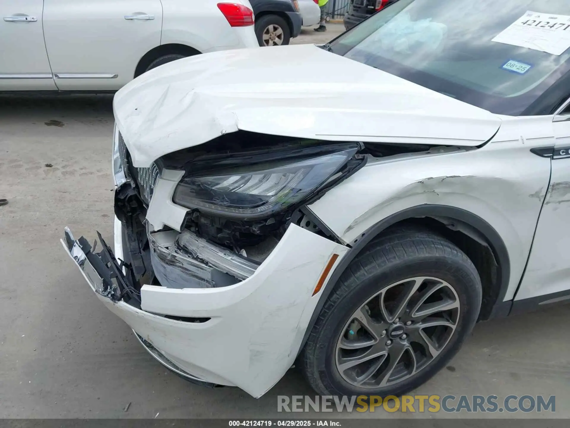 6 Photograph of a damaged car 5LMCJ1C9XLUL23875 LINCOLN CORSAIR 2020