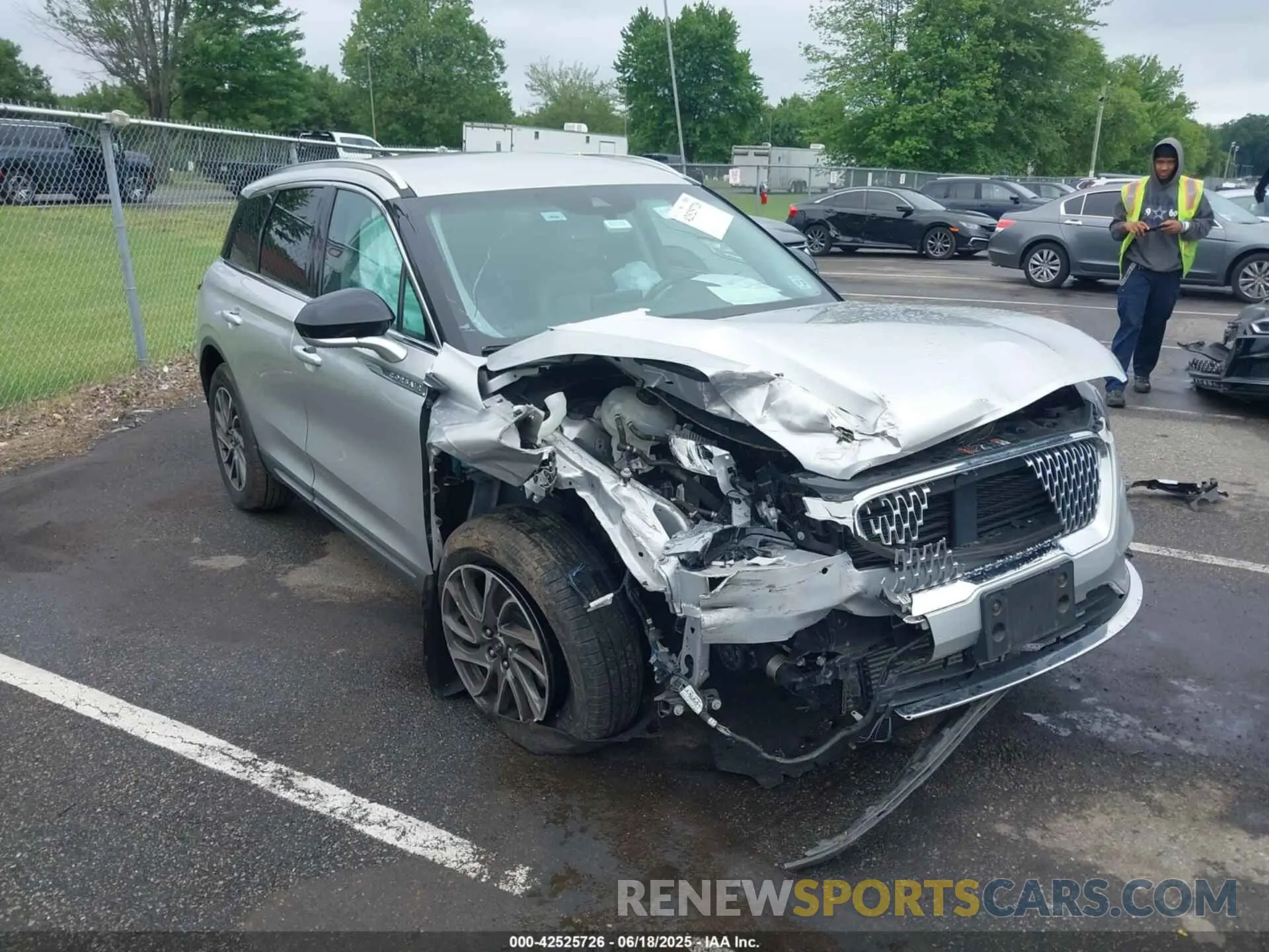 1 Photograph of a damaged car 5LMCJ1D93LUL24610 LINCOLN CORSAIR 2020