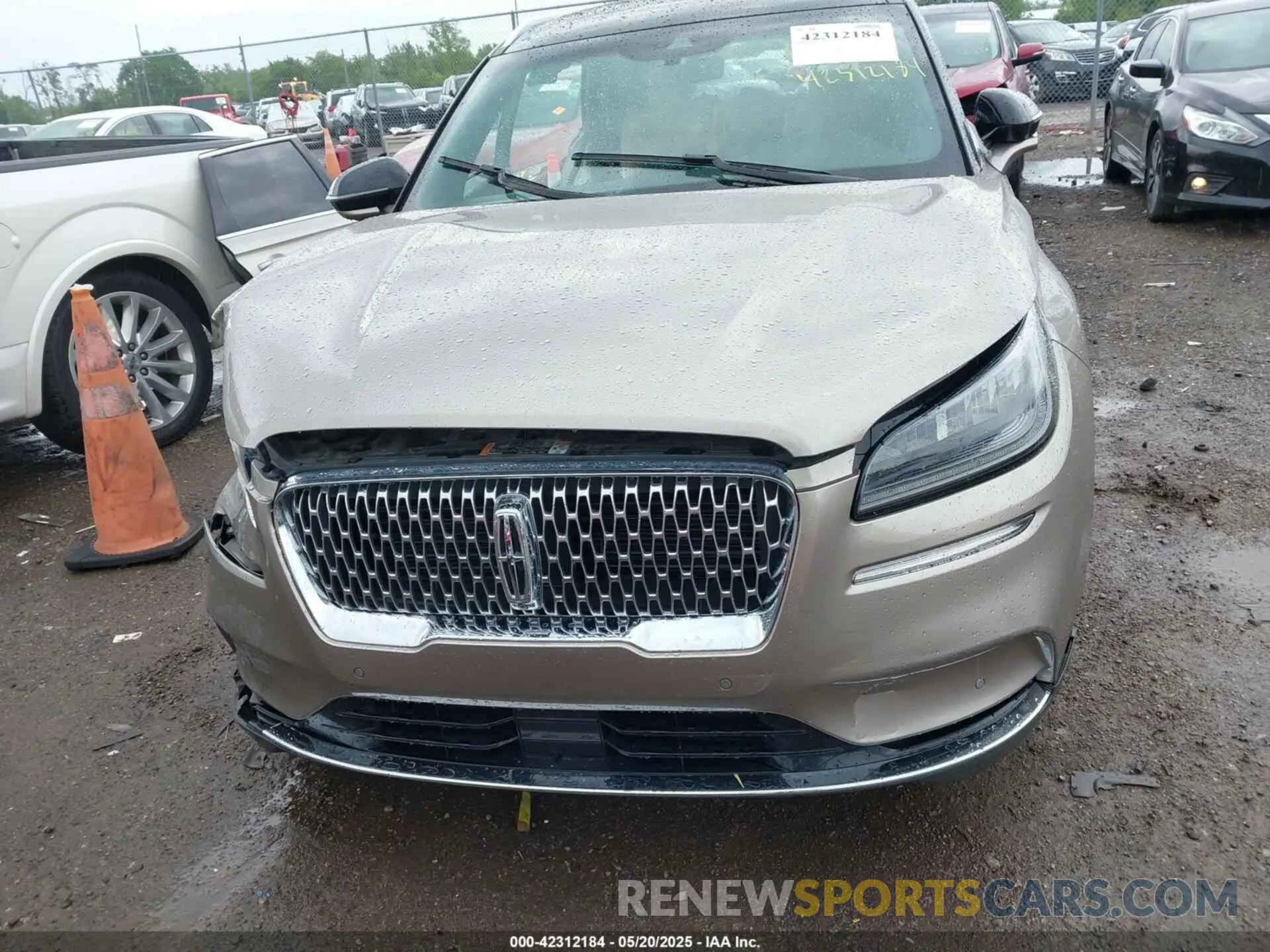 12 Photograph of a damaged car 5LMCJ2C96LUL10949 LINCOLN CORSAIR 2020