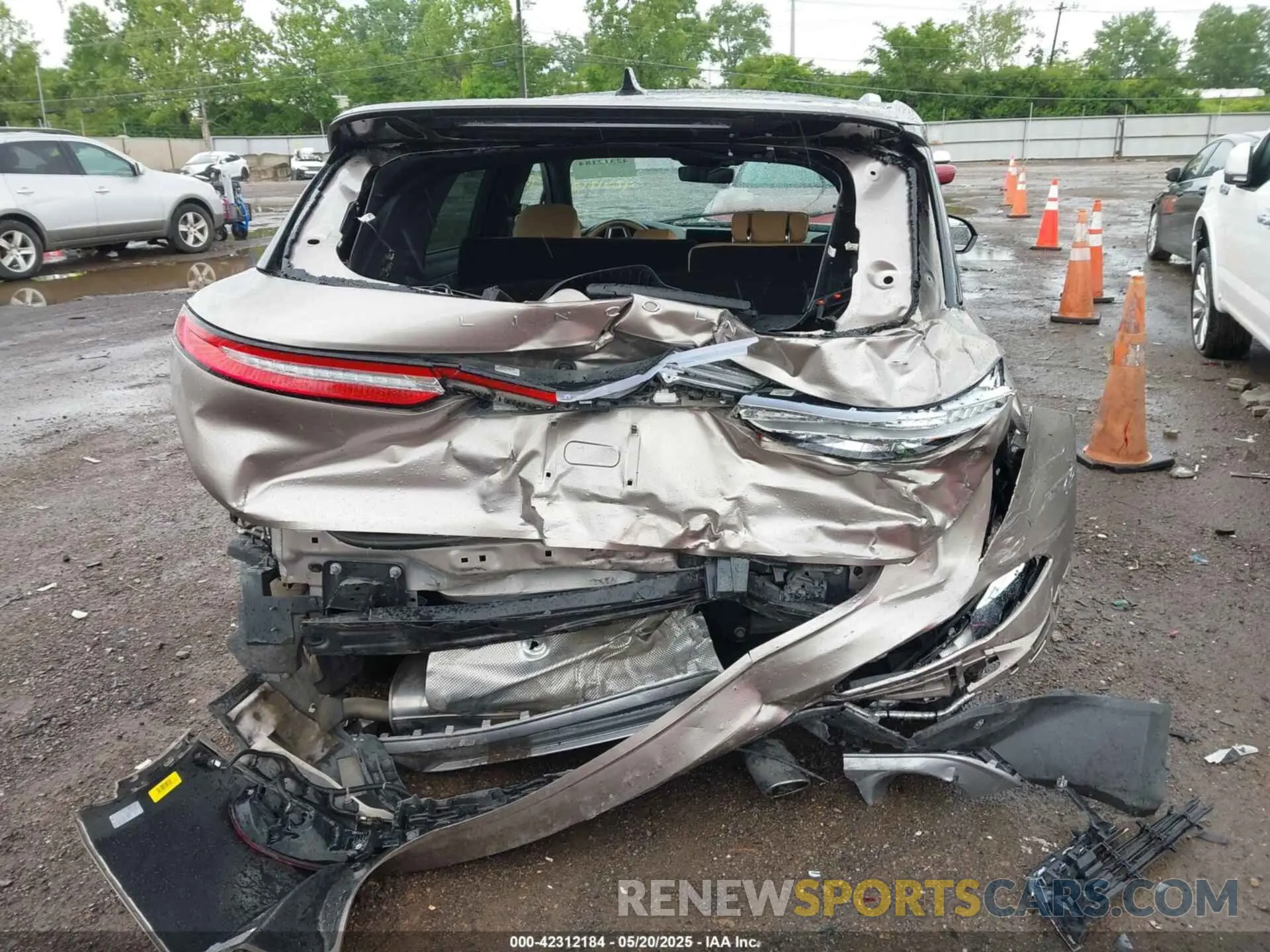 16 Photograph of a damaged car 5LMCJ2C96LUL10949 LINCOLN CORSAIR 2020