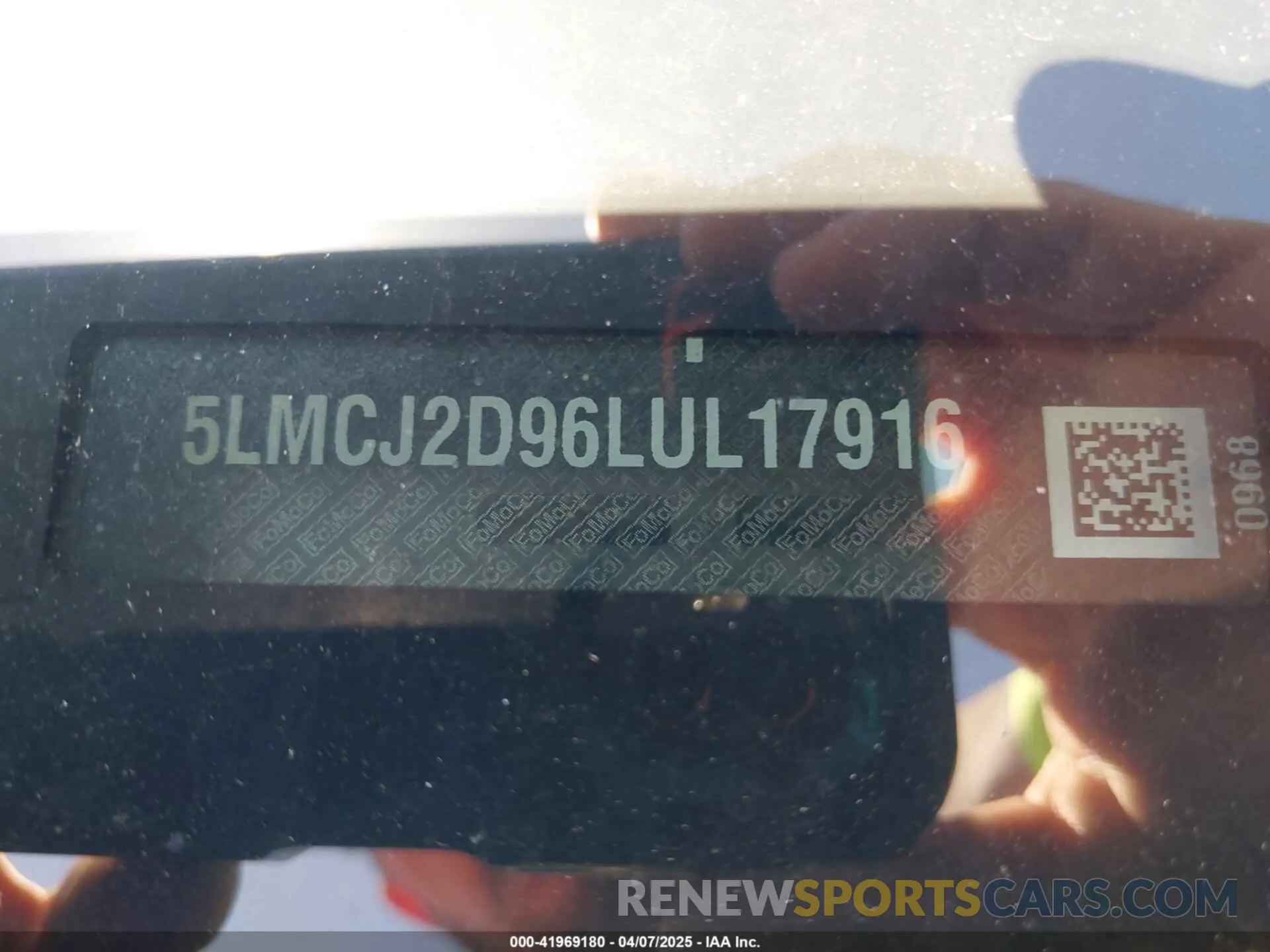 9 Photograph of a damaged car 5LMCJ2D96LUL17916 LINCOLN CORSAIR 2020