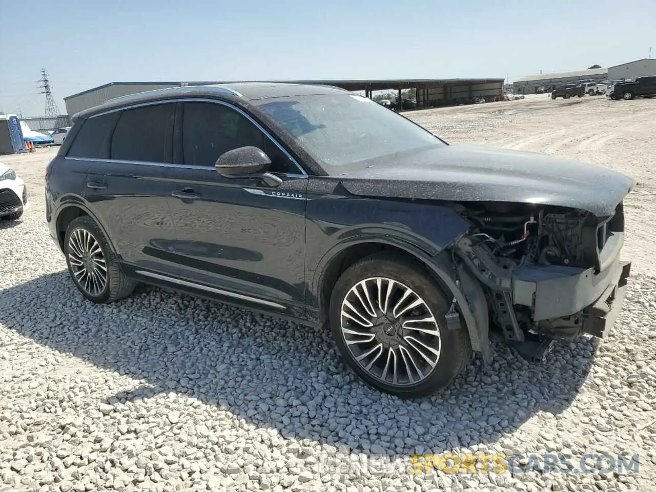 4 Photograph of a damaged car 5LMCJ2D97LUL14149 LINCOLN CORSAIR 2020