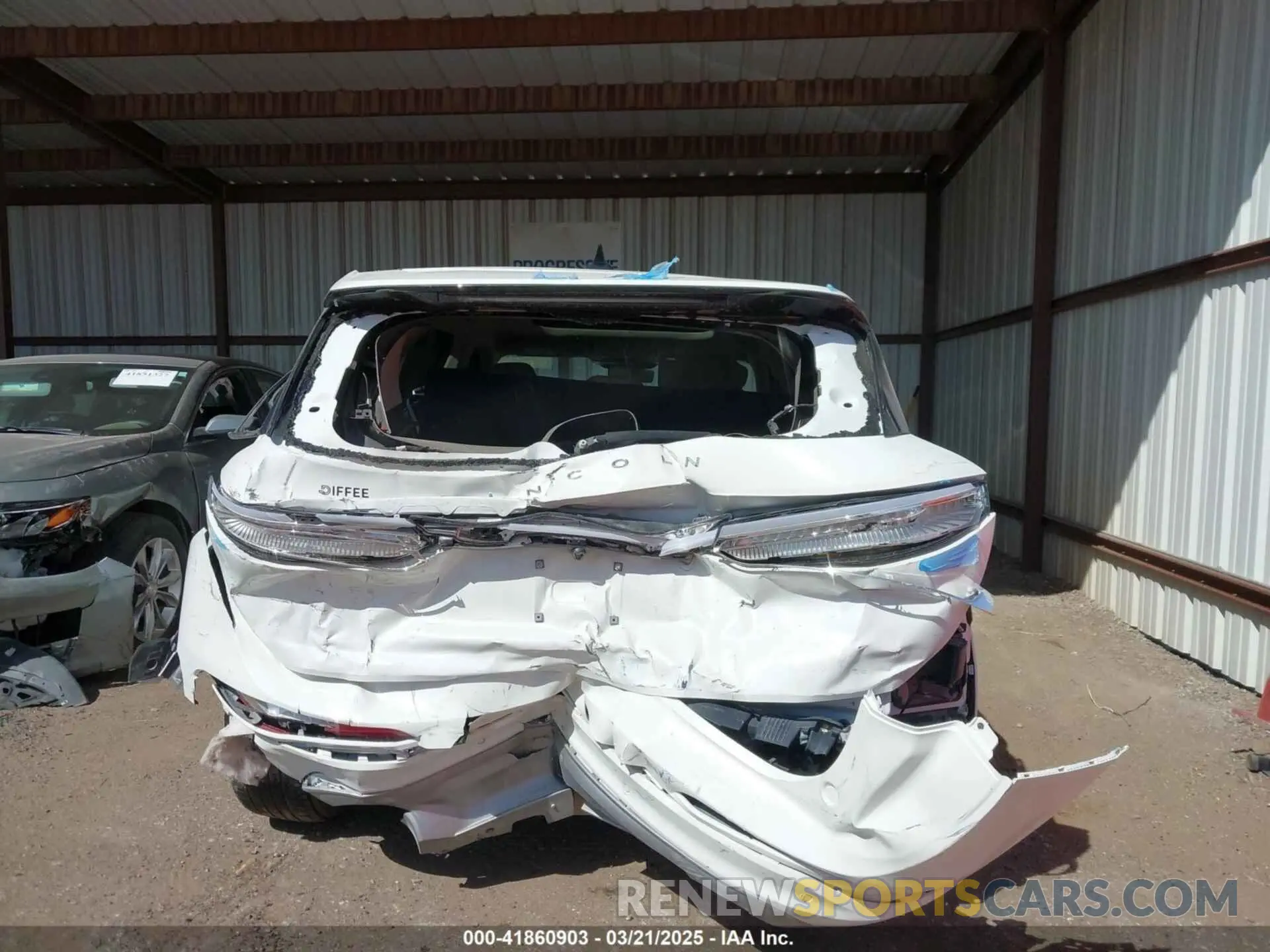17 Photograph of a damaged car 5LMCJ2DHXMUL21251 LINCOLN CORSAIR 2021