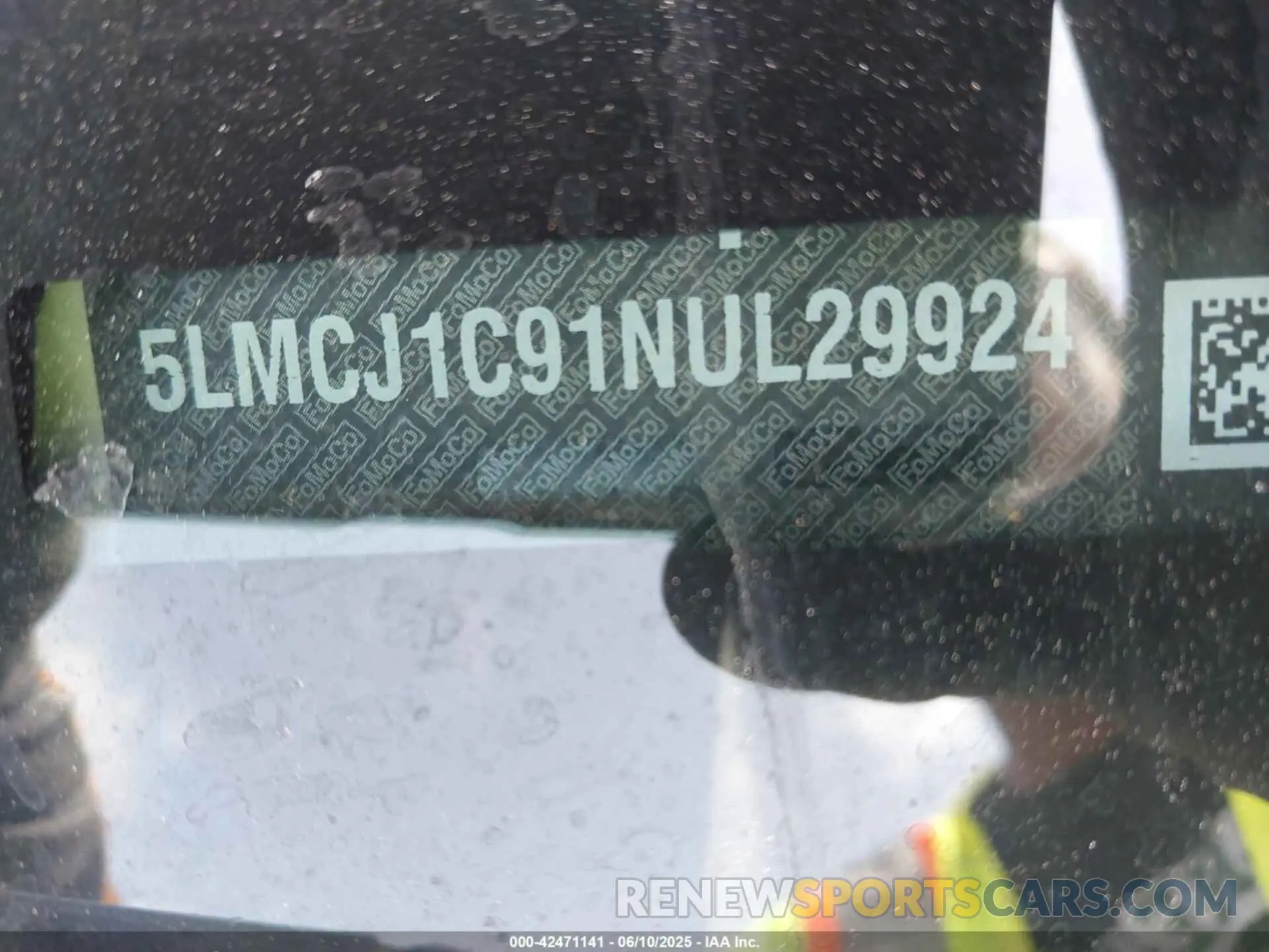 9 Photograph of a damaged car 5LMCJ1C91NUL29924 LINCOLN CORSAIR 2022