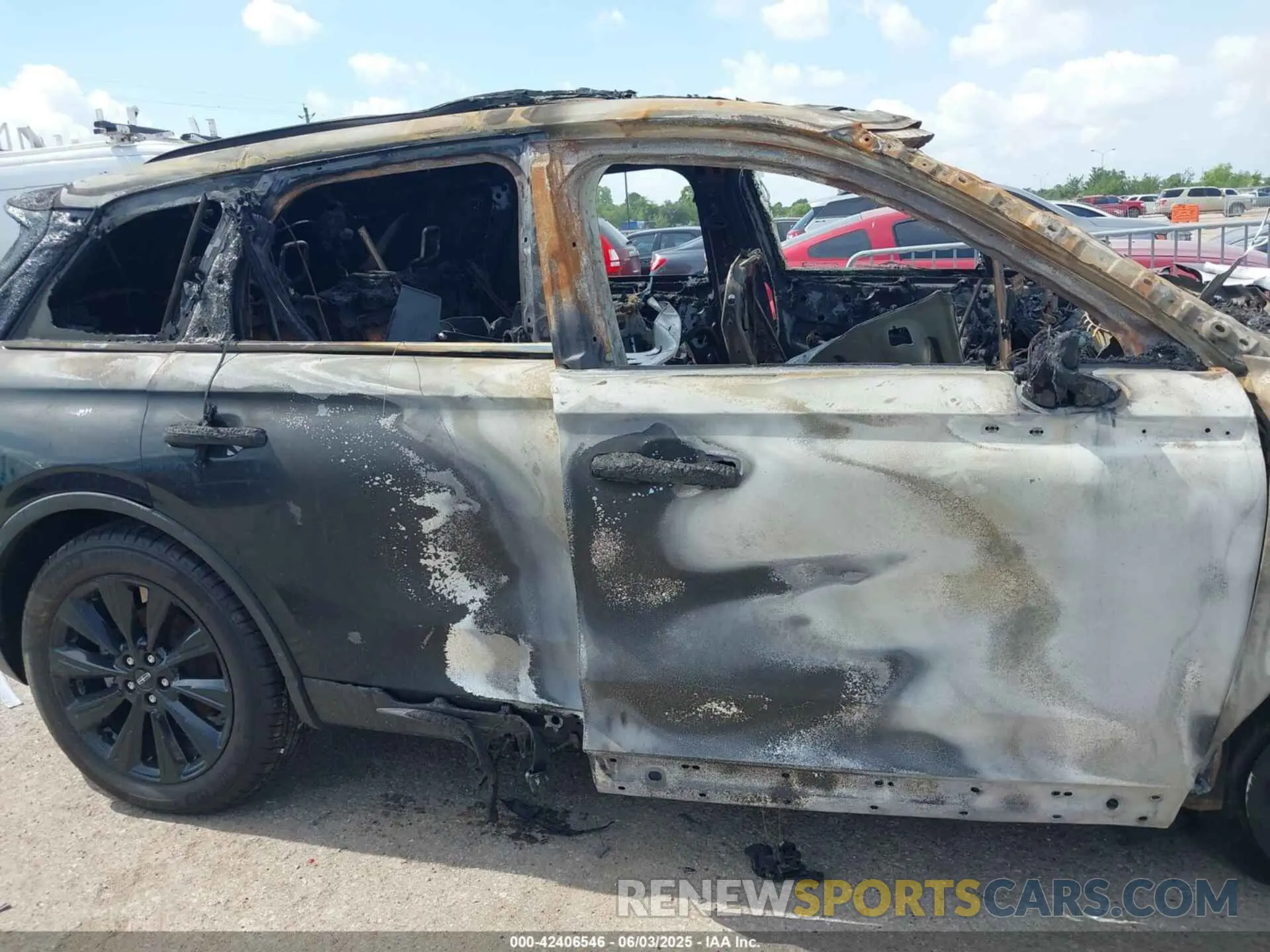 12 Photograph of a damaged car 5LMCJ2C91NUL12918 LINCOLN CORSAIR 2022