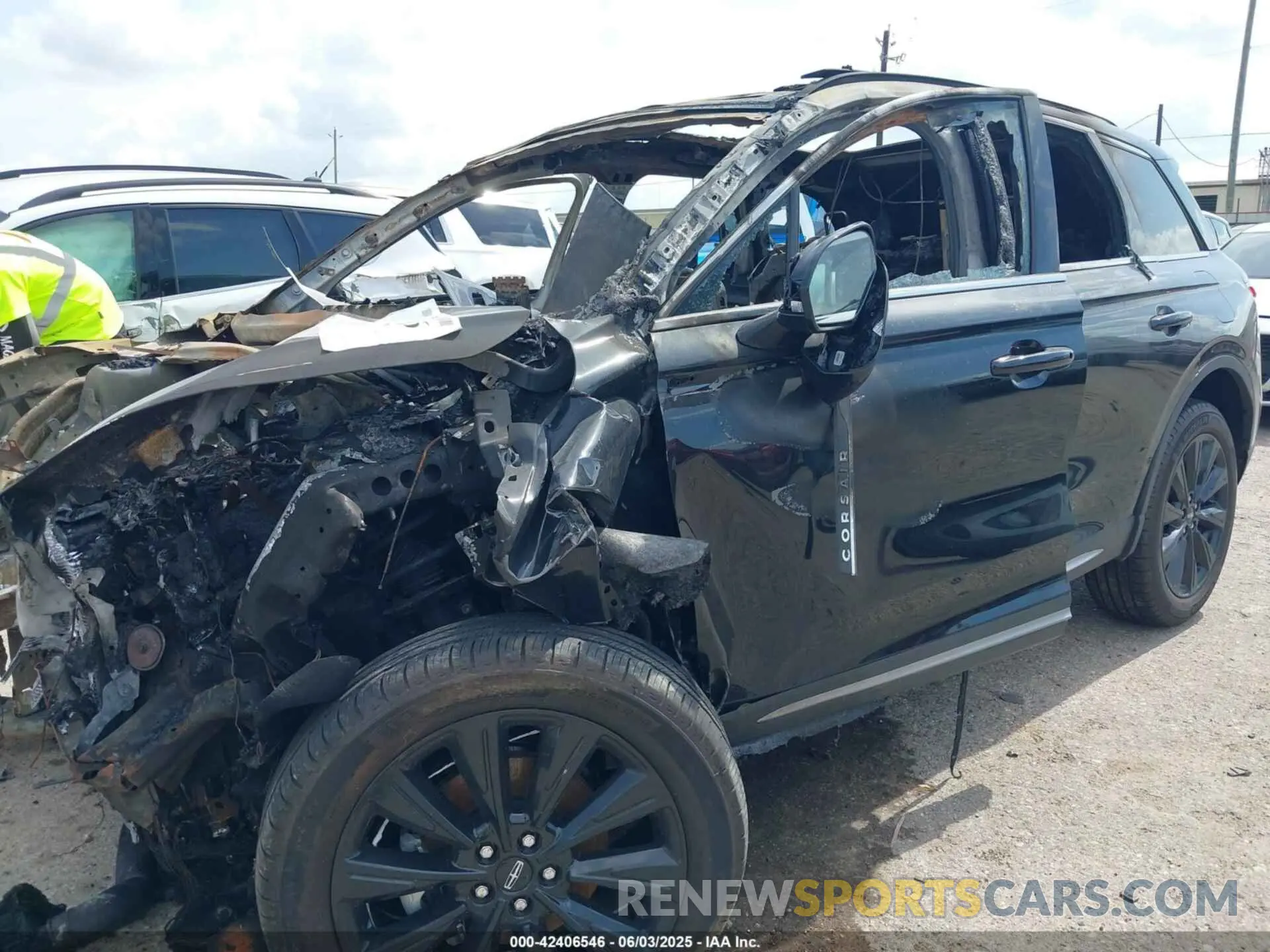 2 Photograph of a damaged car 5LMCJ2C91NUL12918 LINCOLN CORSAIR 2022