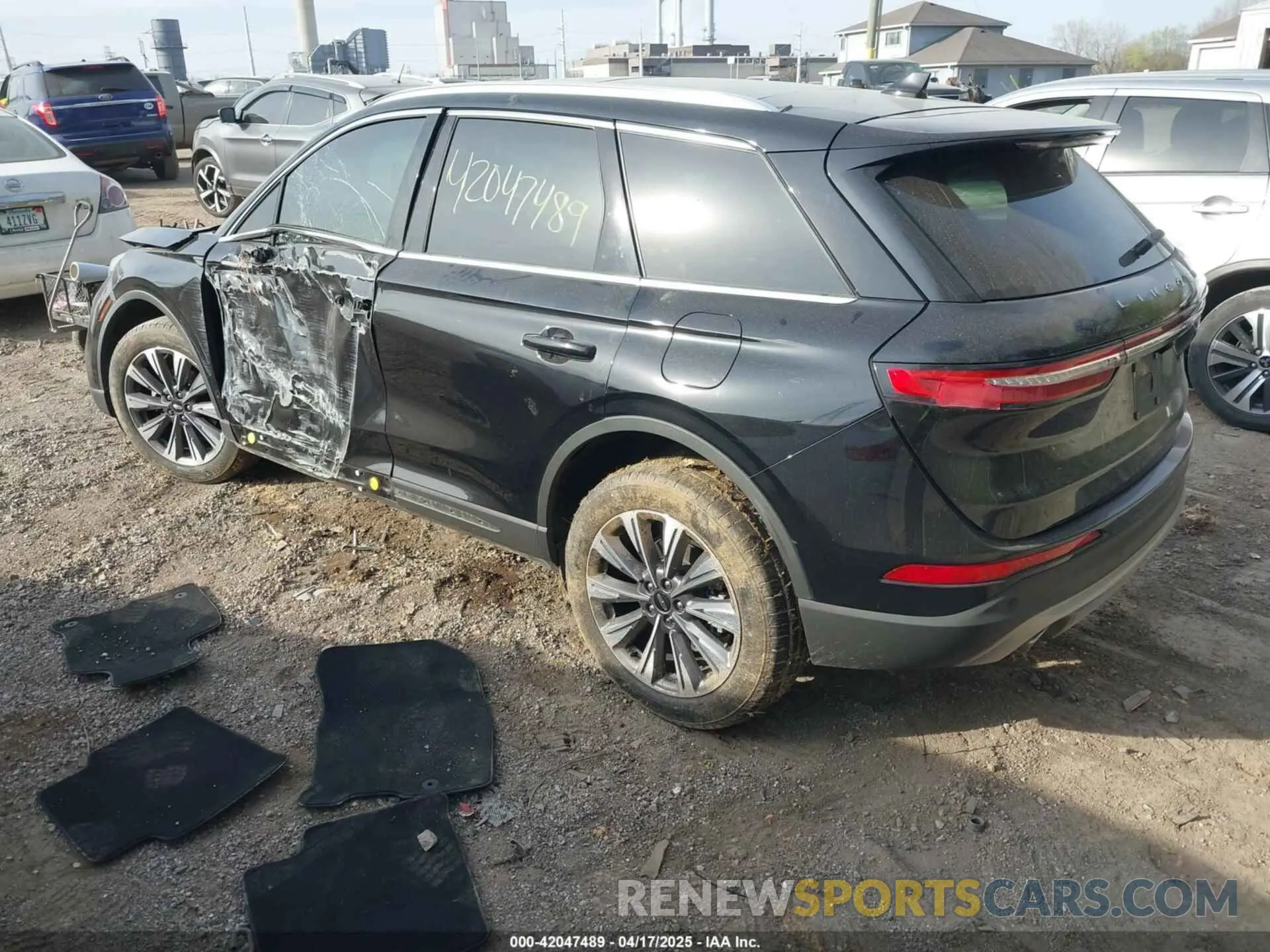 3 Photograph of a damaged car 5LMCJ2D94NUL24589 LINCOLN CORSAIR 2022