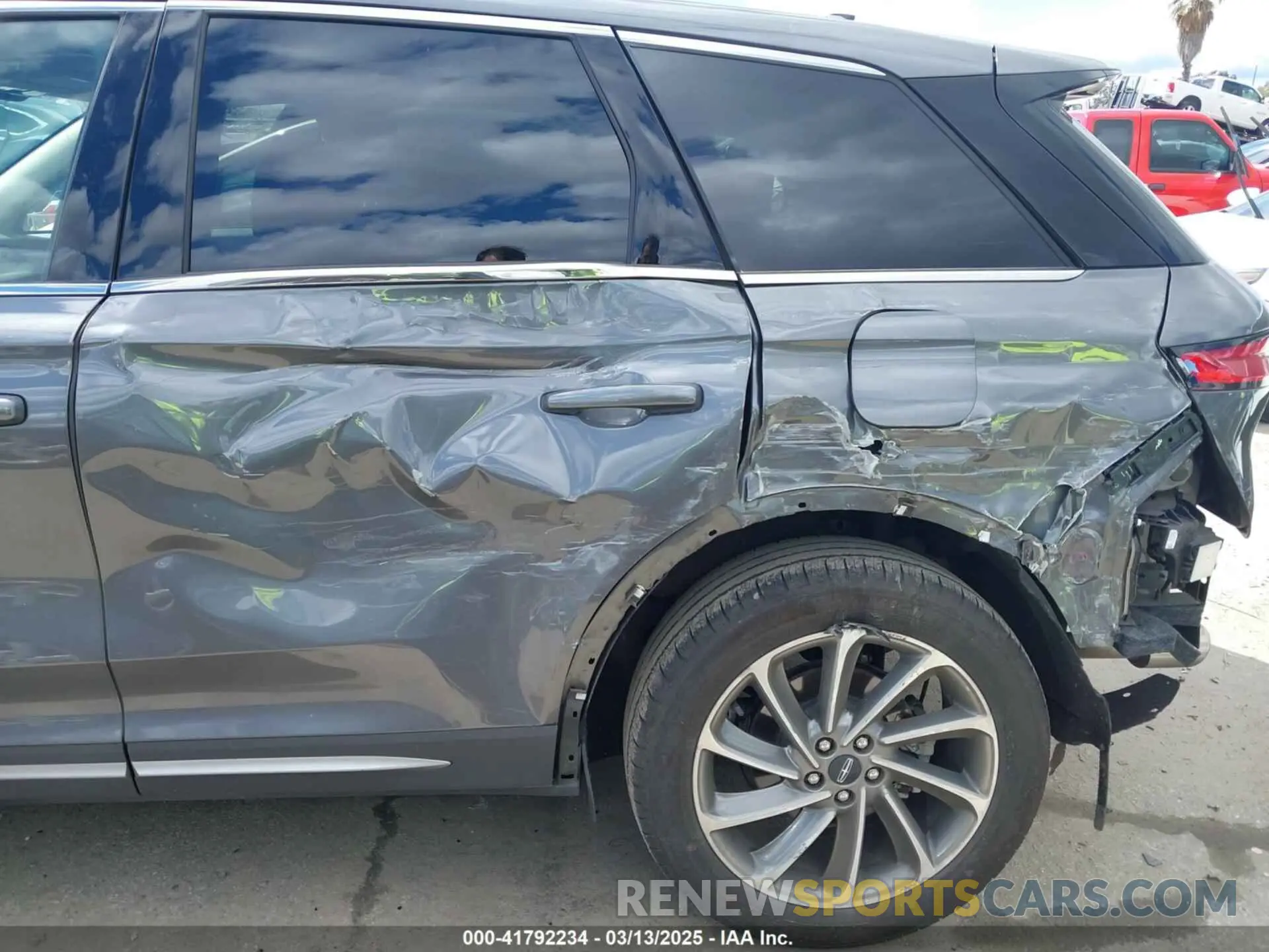 18 Photograph of a damaged car 5LMCJ1CA6PUL12839 LINCOLN CORSAIR 2023