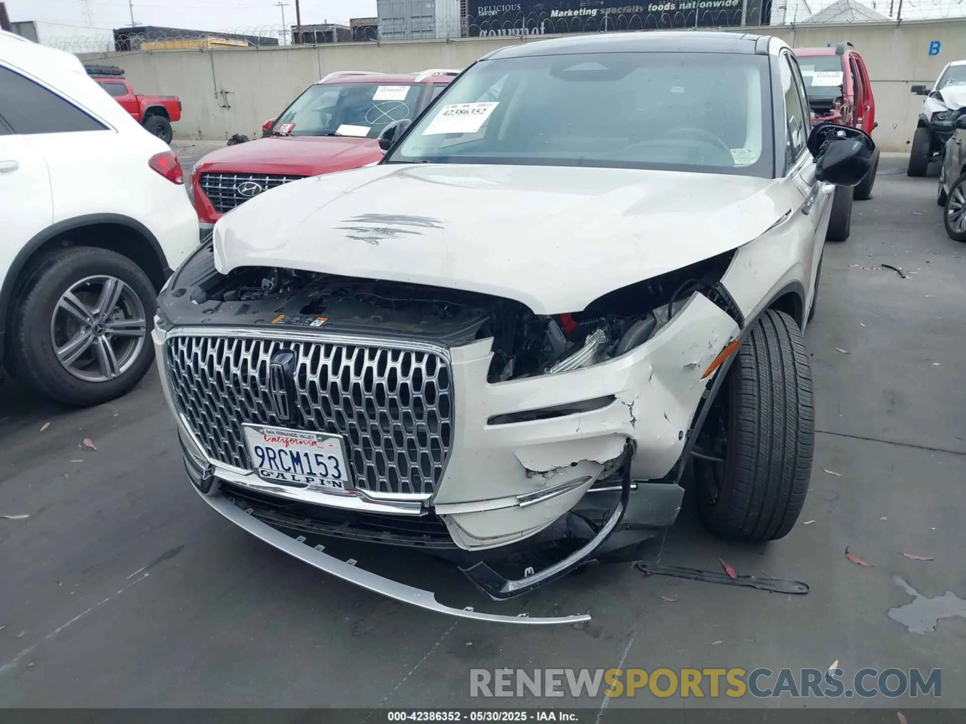 12 Photograph of a damaged car 5LMCJ1CA1RUL17675 LINCOLN CORSAIR 2024