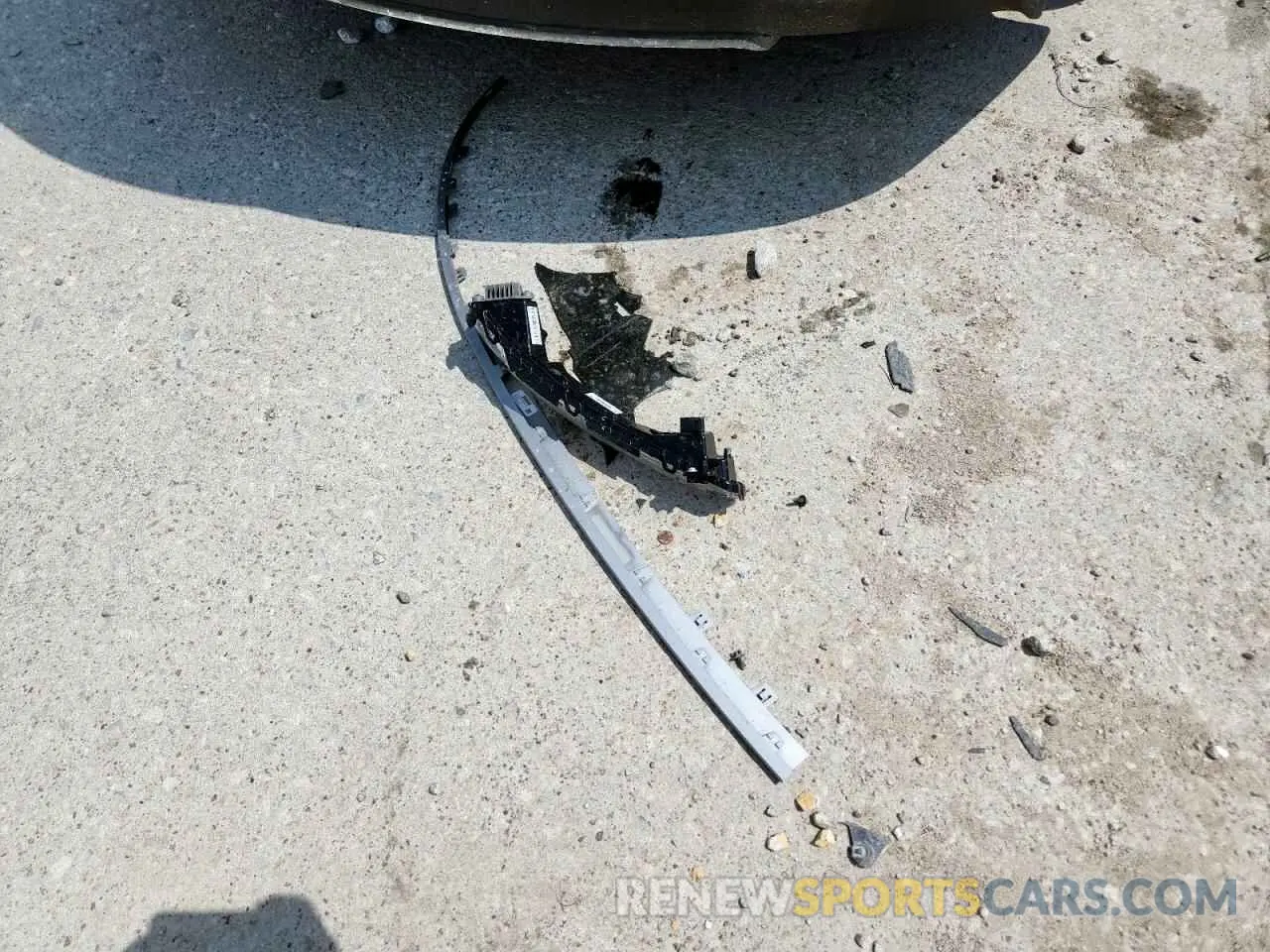 13 Photograph of a damaged car 5LMCJ1CA2SUL00535 LINCOLN CORSAIR PR 2025