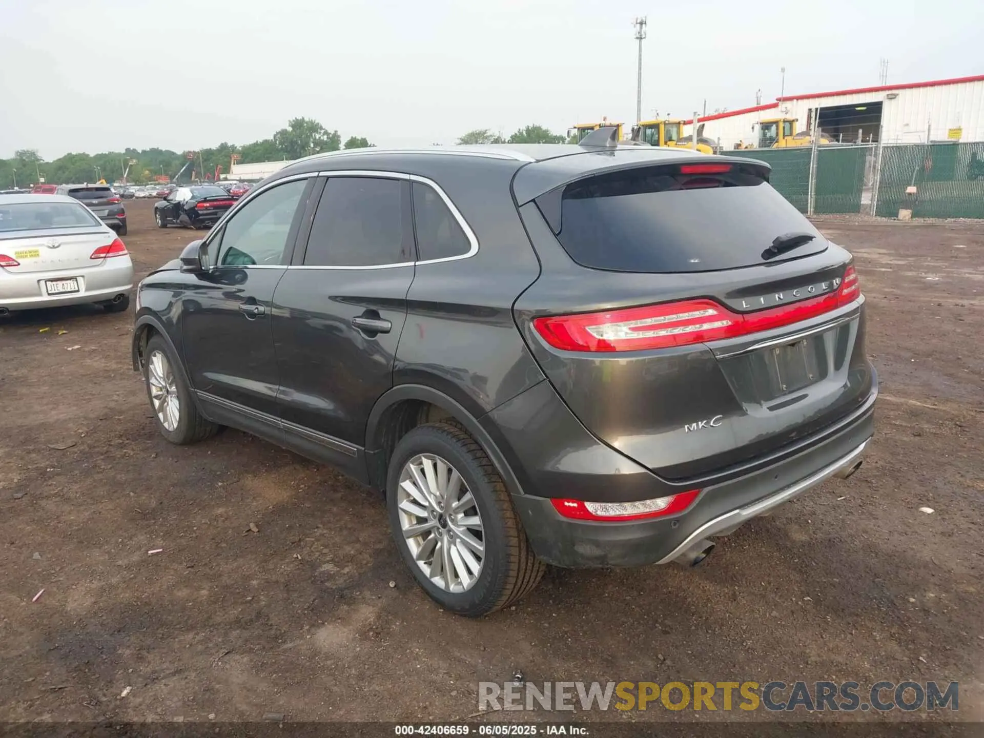 3 Photograph of a damaged car 5LMCJ1C9XKUL48497 LINCOLN MKC 2019